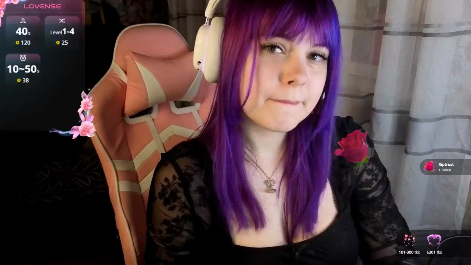 Gallery image thumbnail from LovelyKriss's myfreecams stream on, 04/05/2026, 23:00 image 4 of 20