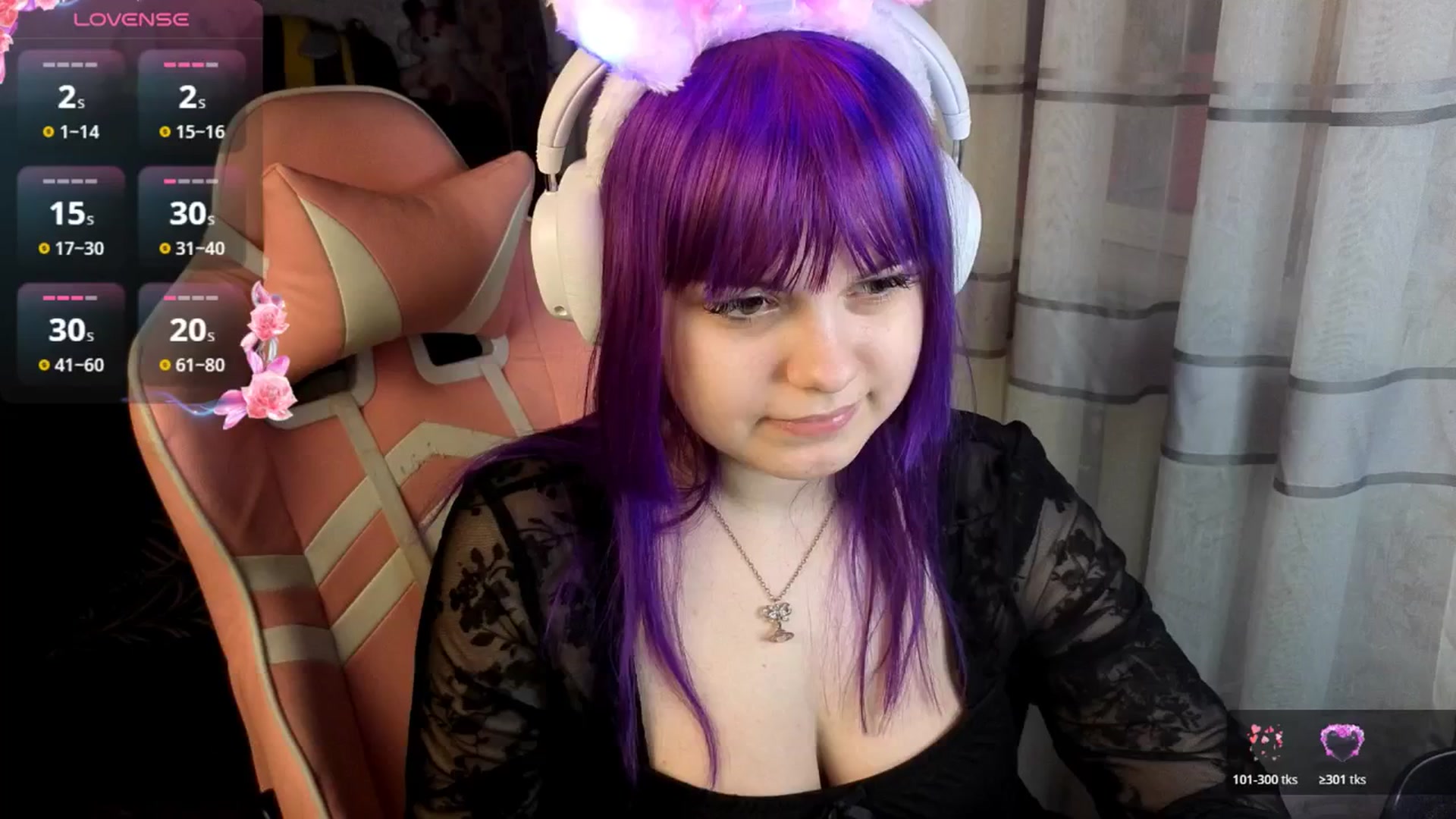 Gallery image thumbnail from LovelyKriss's myfreecams stream on, 04/06/2026, 24:32 image 10 of 20