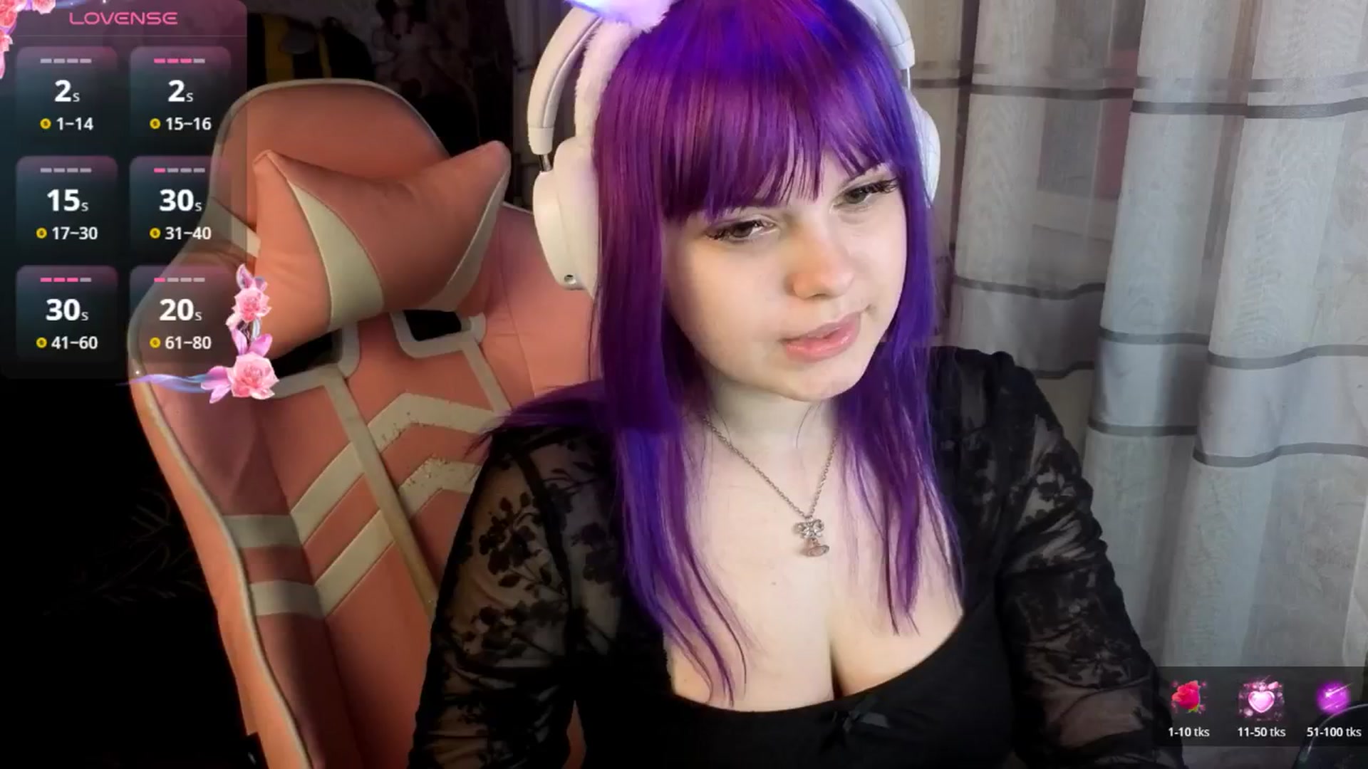 Gallery image thumbnail from LovelyKriss's myfreecams stream on, 04/06/2026, 24:32 image 3 of 20