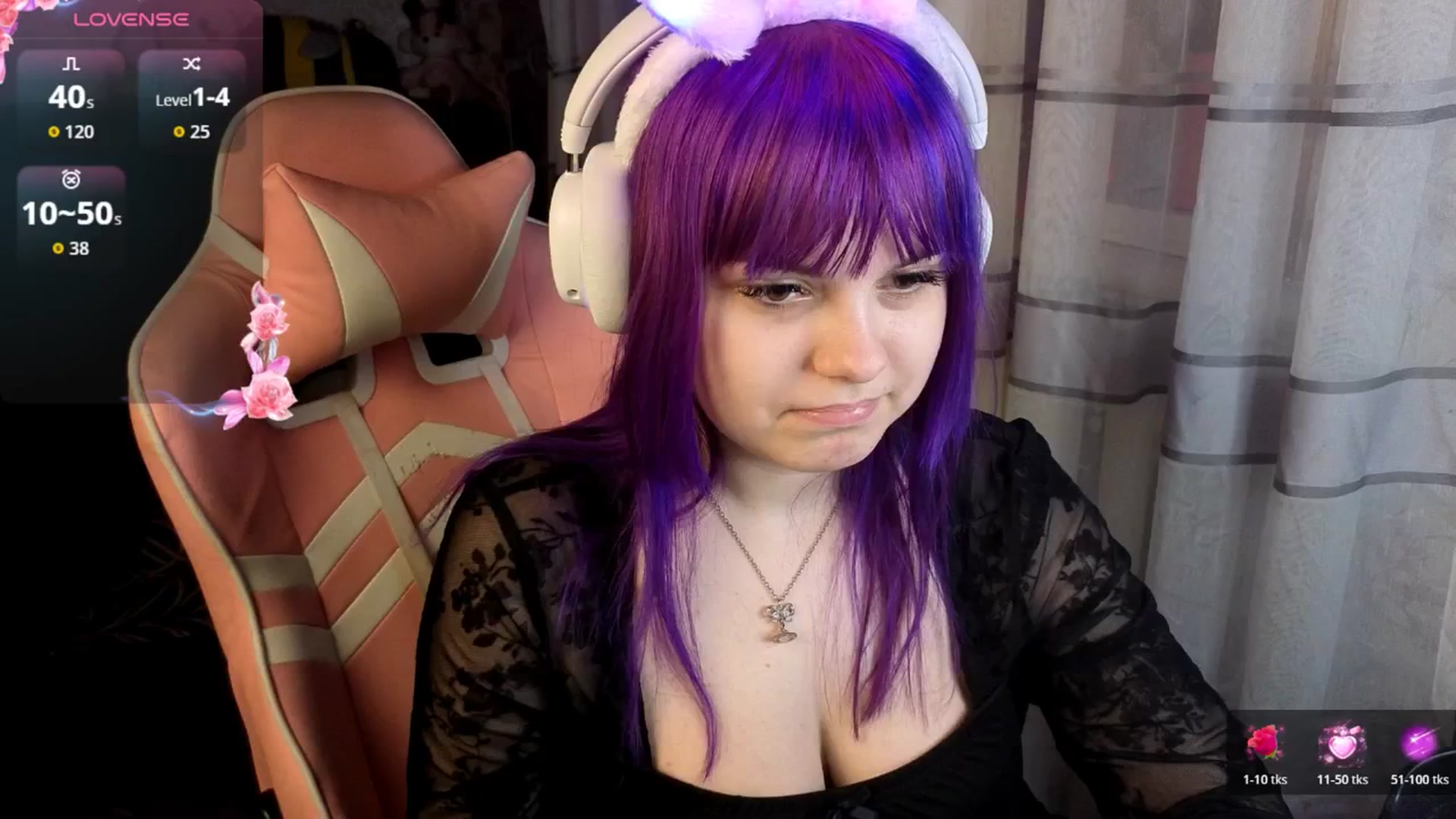 Gallery image thumbnail from LovelyKriss's myfreecams stream on, 04/06/2026, 24:32 image 8 of 20