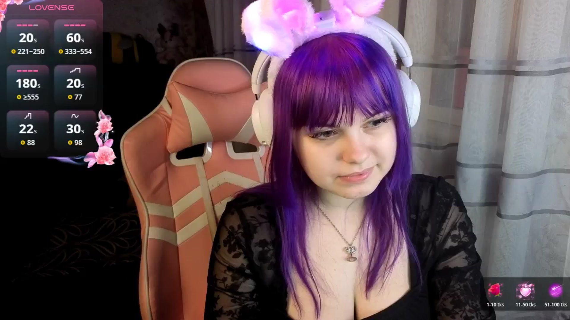 Gallery image thumbnail from LovelyKriss's myfreecams stream on, 04/06/2026, 24:32 image 1 of 20