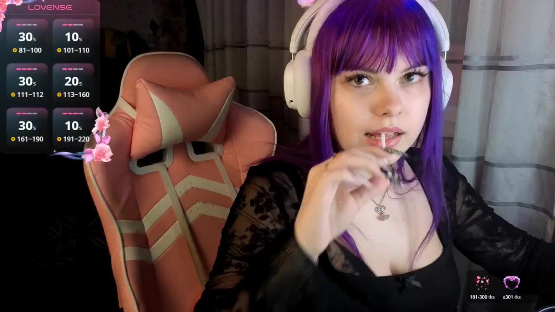 Gallery image thumbnail from LovelyKriss's myfreecams stream on, 04/06/2026, 02:26 image 6 of 20