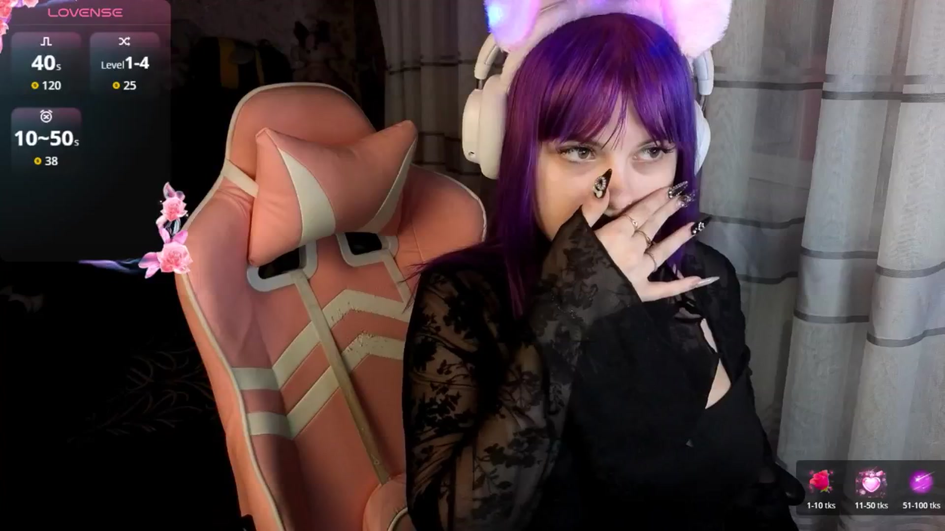 Gallery image thumbnail from LovelyKriss's myfreecams stream on, 04/06/2026, 02:26 image 15 of 20