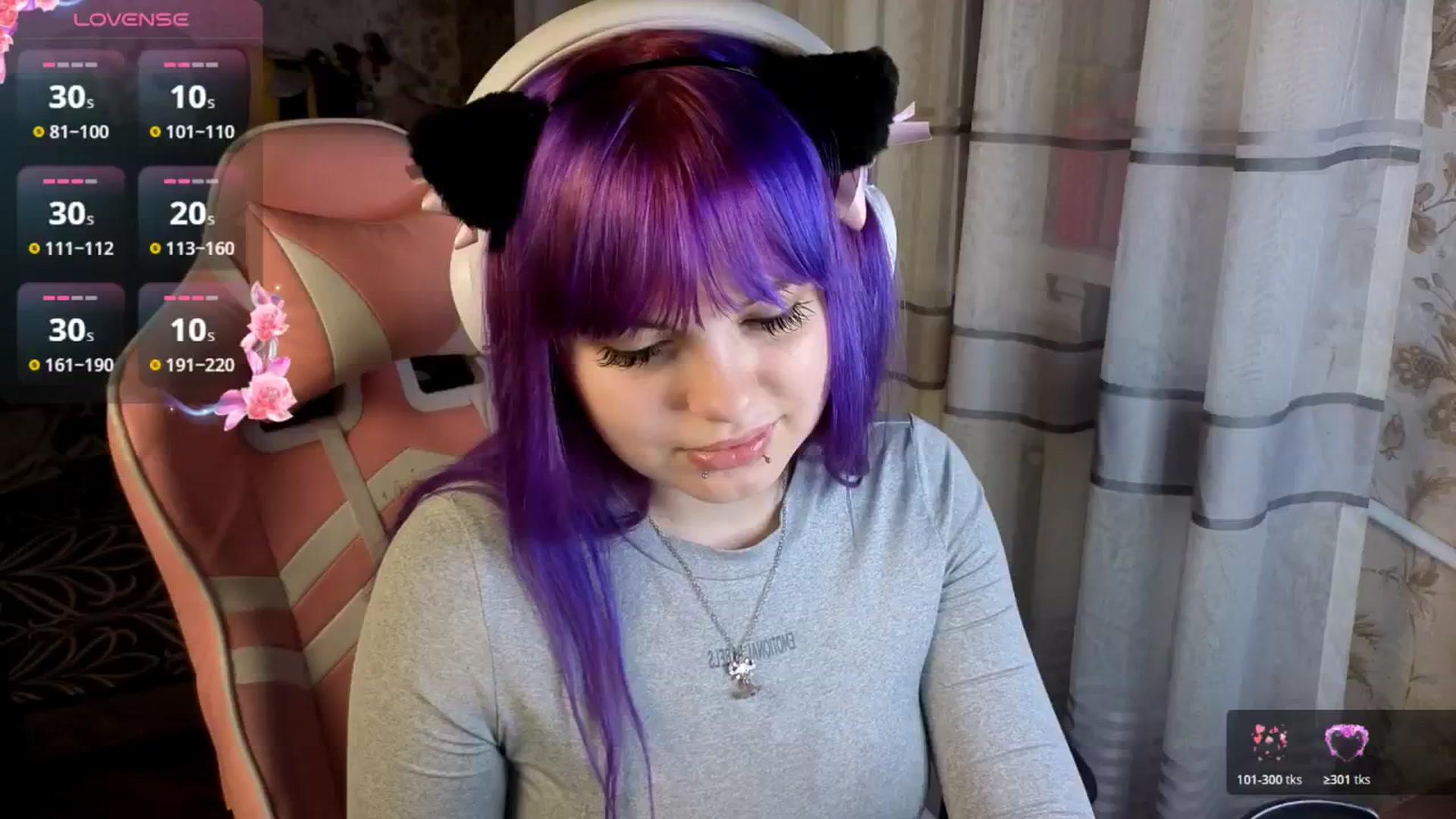 Gallery image thumbnail from LovelyKriss's myfreecams stream on, 04/09/2026, 01:17 image 5 of 20