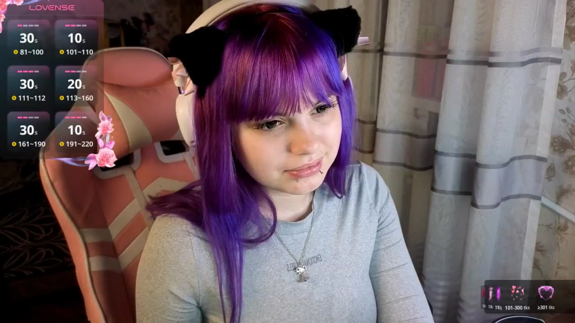 Gallery image thumbnail from LovelyKriss's myfreecams stream on, 04/09/2026, 01:17 image 6 of 20