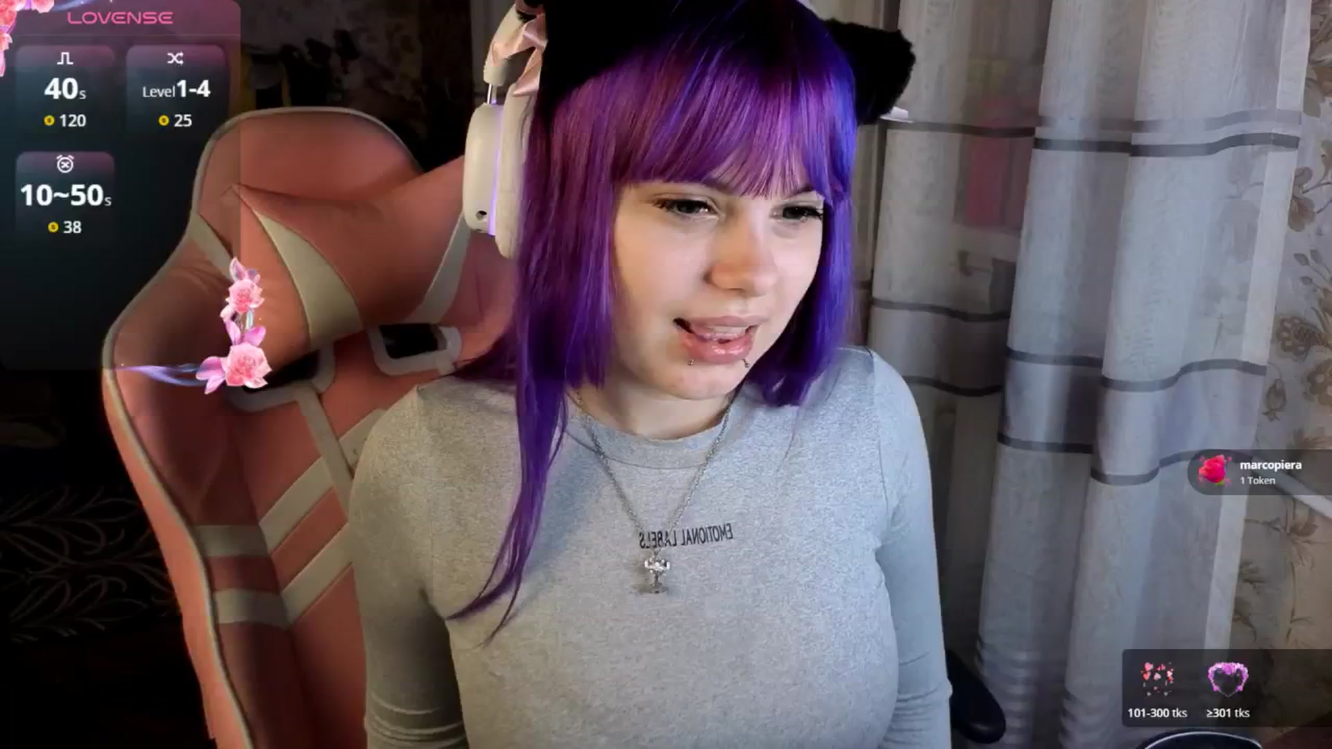 Gallery image thumbnail from LovelyKriss's myfreecams stream on, 04/09/2026, 01:17 image 2 of 20