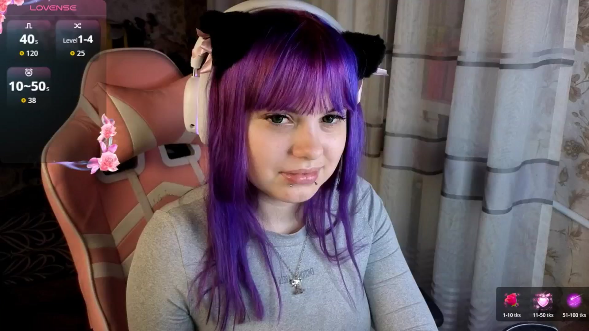 Gallery image thumbnail from LovelyKriss's myfreecams stream on, 04/09/2026, 01:17 image 16 of 20