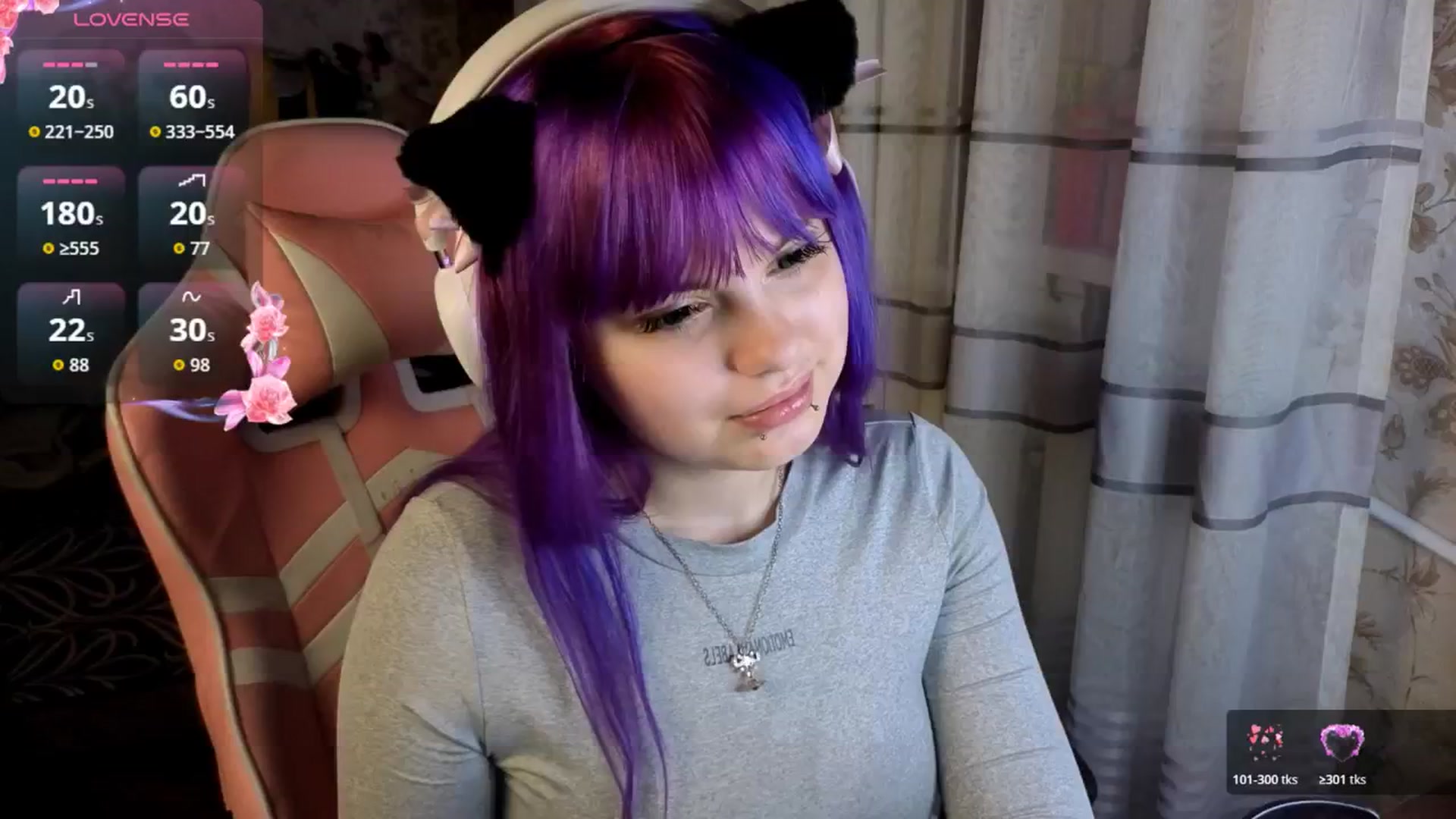 Gallery image thumbnail from LovelyKriss's myfreecams stream on, 04/09/2026, 01:17 image 4 of 20
