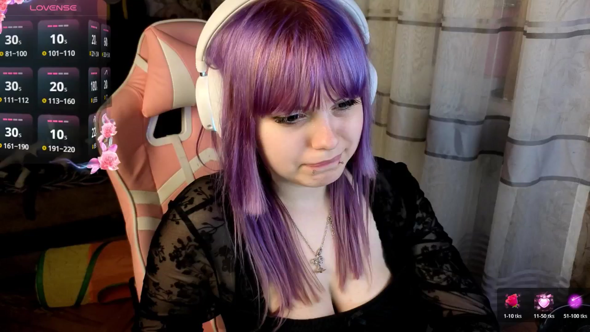 Gallery image thumbnail from LovelyKriss's myfreecams stream on, 04/19/2026, 02:07 image 4 of 20