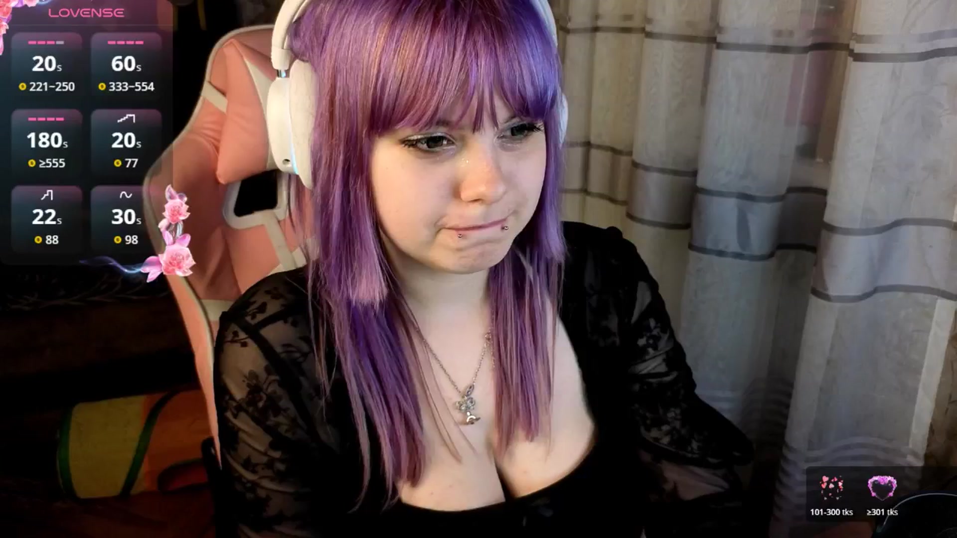 Gallery image thumbnail from LovelyKriss's myfreecams stream on, 04/19/2026, 02:07 image 2 of 20
