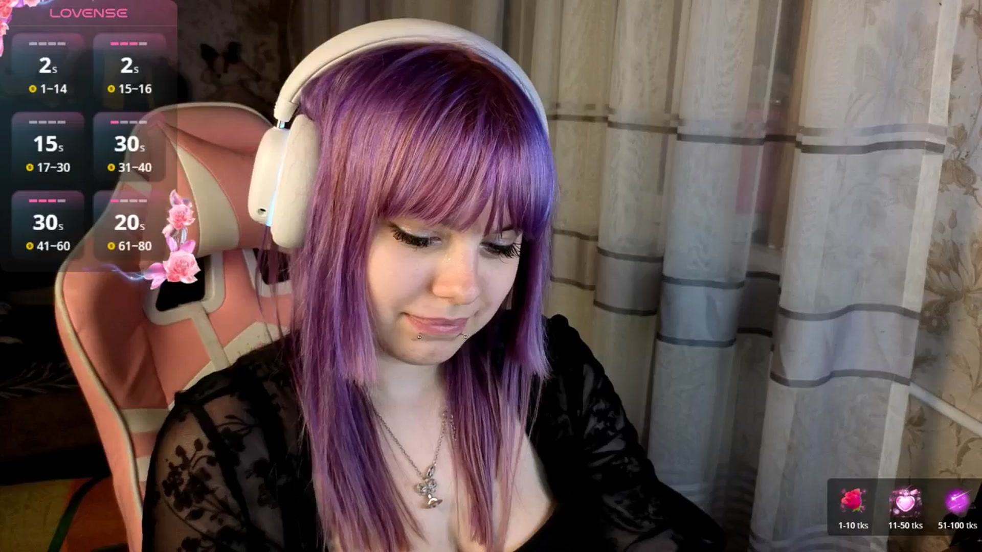 Gallery image thumbnail from LovelyKriss's myfreecams stream on, 04/19/2026, 02:07 image 12 of 20