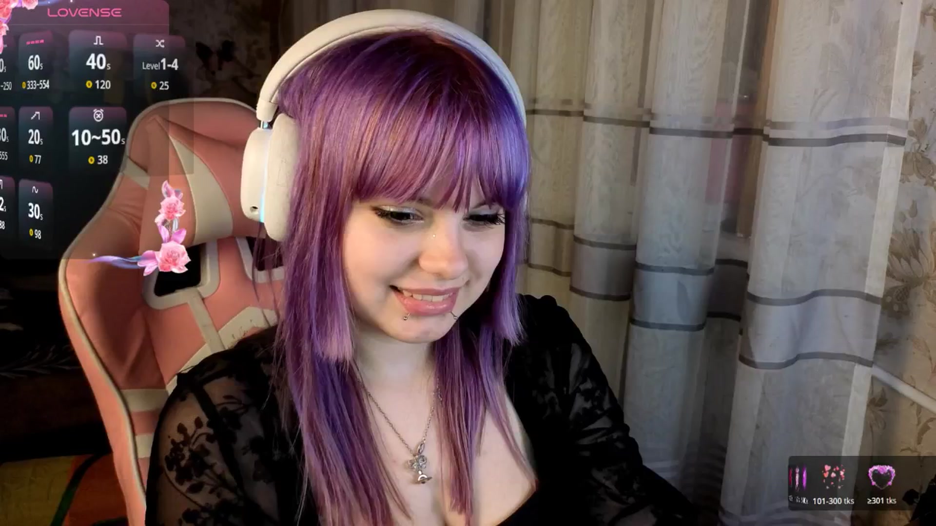 Gallery image thumbnail from LovelyKriss's myfreecams stream on, 04/19/2026, 02:07 image 11 of 20