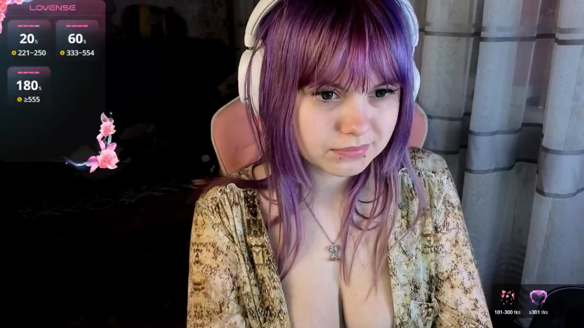 Gallery image thumbnail from LovelyKriss's myfreecams stream on, 04/23/2026, 02:41 image 15 of 20