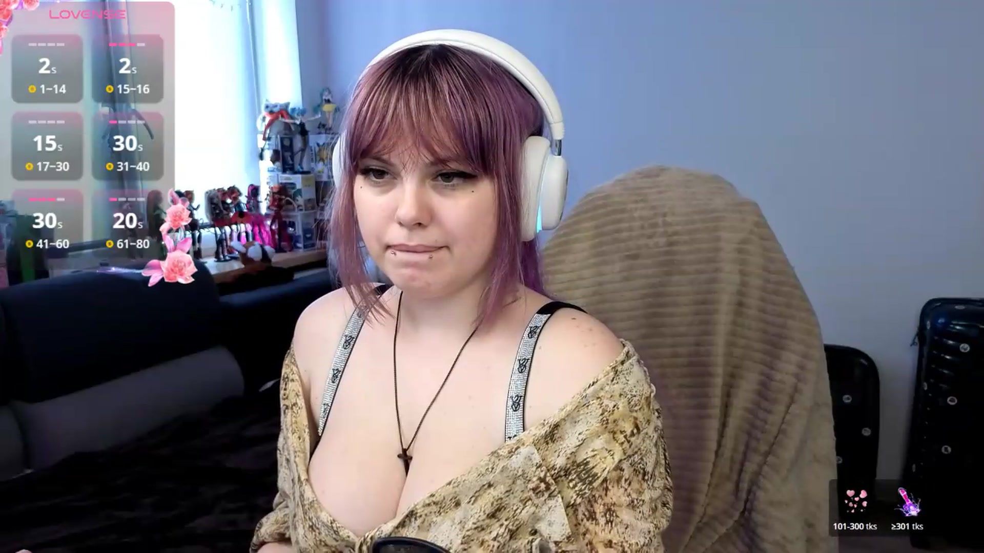 Gallery image thumbnail from LovelyKriss's myfreecams stream on, 08/23/2026, 11:02 image 5 of 20