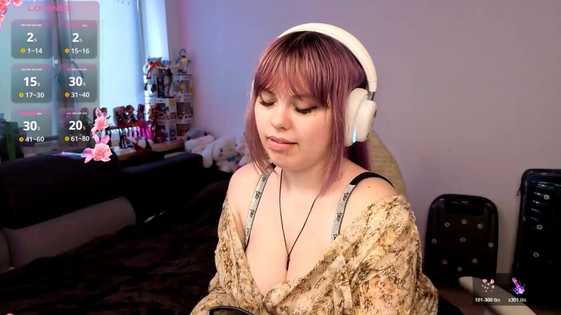 Gallery image thumbnail from LovelyKriss's myfreecams stream on, 08/23/2026, 11:02 image 19 of 20