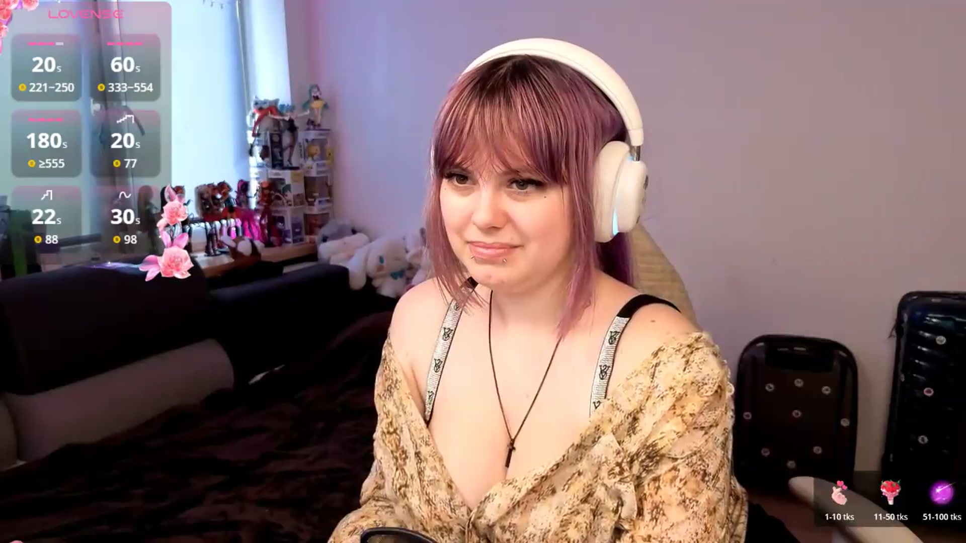Gallery image thumbnail from LovelyKriss's myfreecams stream on, 08/23/2026, 11:02 image 17 of 20