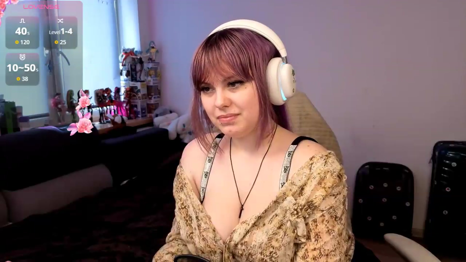 Gallery image thumbnail from LovelyKriss's myfreecams stream on, 08/23/2026, 11:02 image 16 of 20