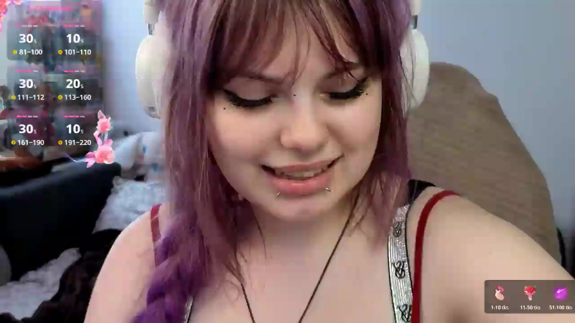 Gallery image thumbnail from LovelyKriss's myfreecams stream on, 08/24/2026, 09:03 image 1 of 20