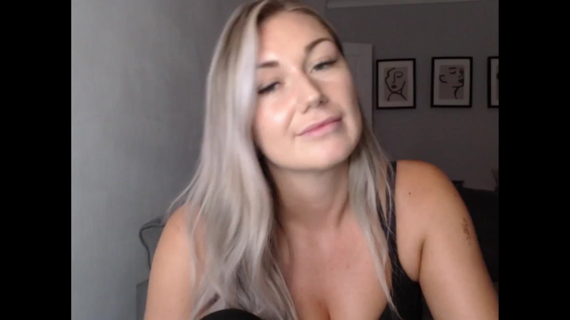 Gallery image thumbnail from LovelyLucy25's myfreecams stream on, 09/19/2024, 18:16 image 12 of 20