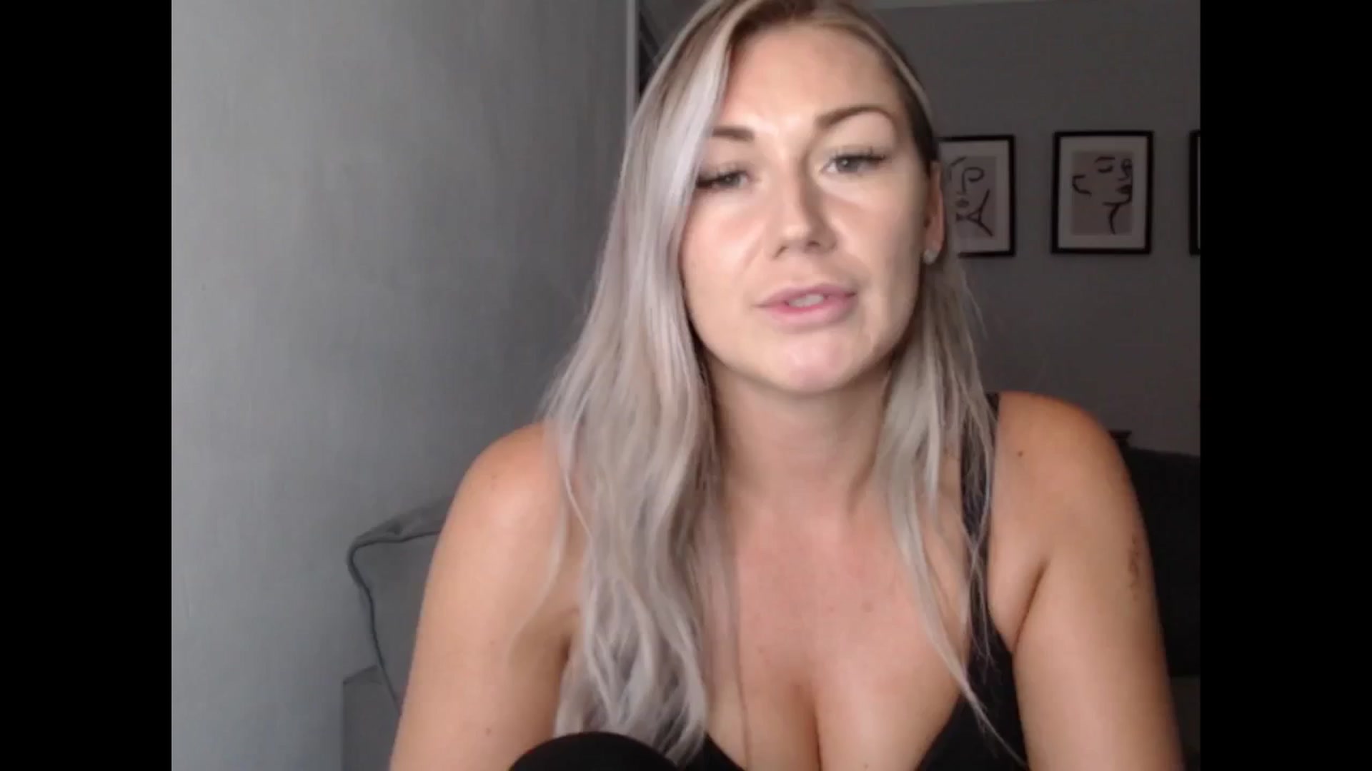 Gallery image thumbnail from LovelyLucy25's myfreecams stream on, 09/19/2024, 18:16 image 15 of 20