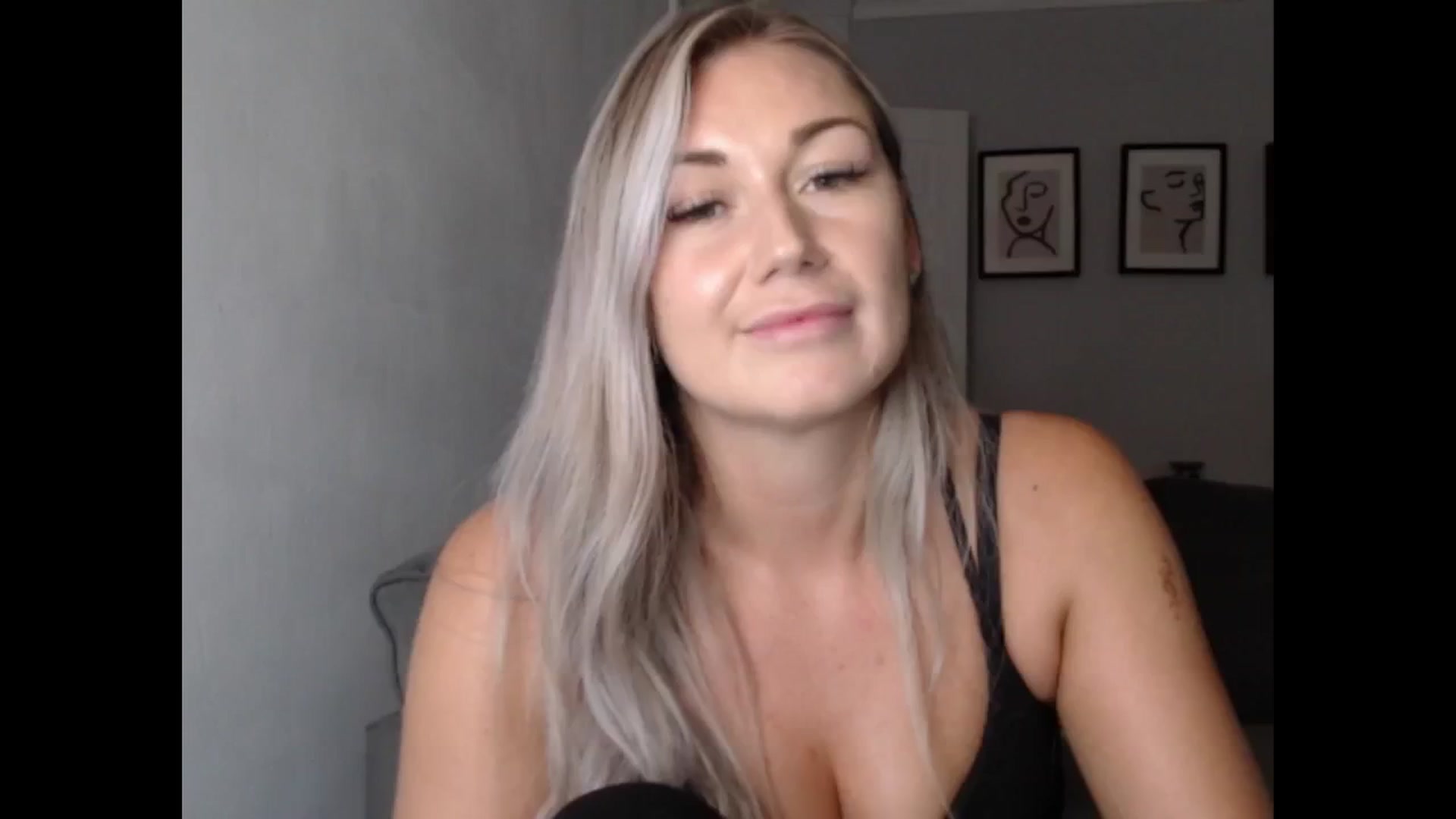 Gallery image thumbnail from LovelyLucy25's myfreecams stream on, 09/19/2024, 18:16 image 14 of 20