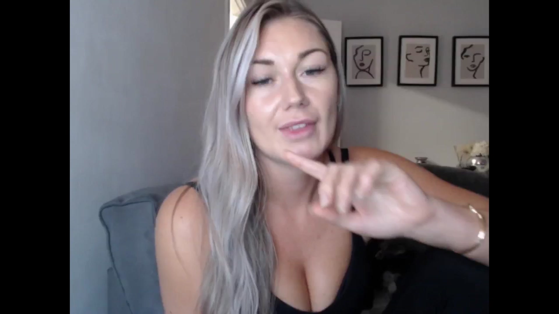 Gallery image thumbnail from LovelyLucy25's myfreecams stream on, 09/19/2024, 19:17 image 9 of 20