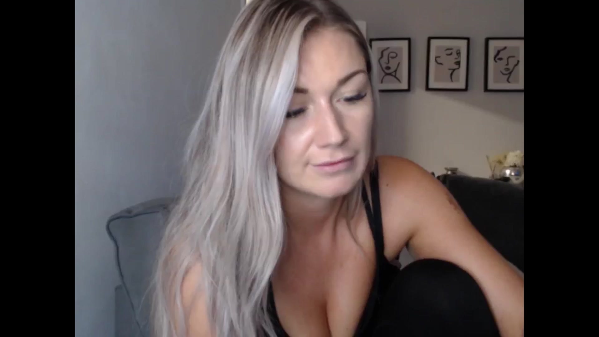 Gallery image thumbnail from LovelyLucy25's myfreecams stream on, 09/19/2024, 19:17 image 6 of 20