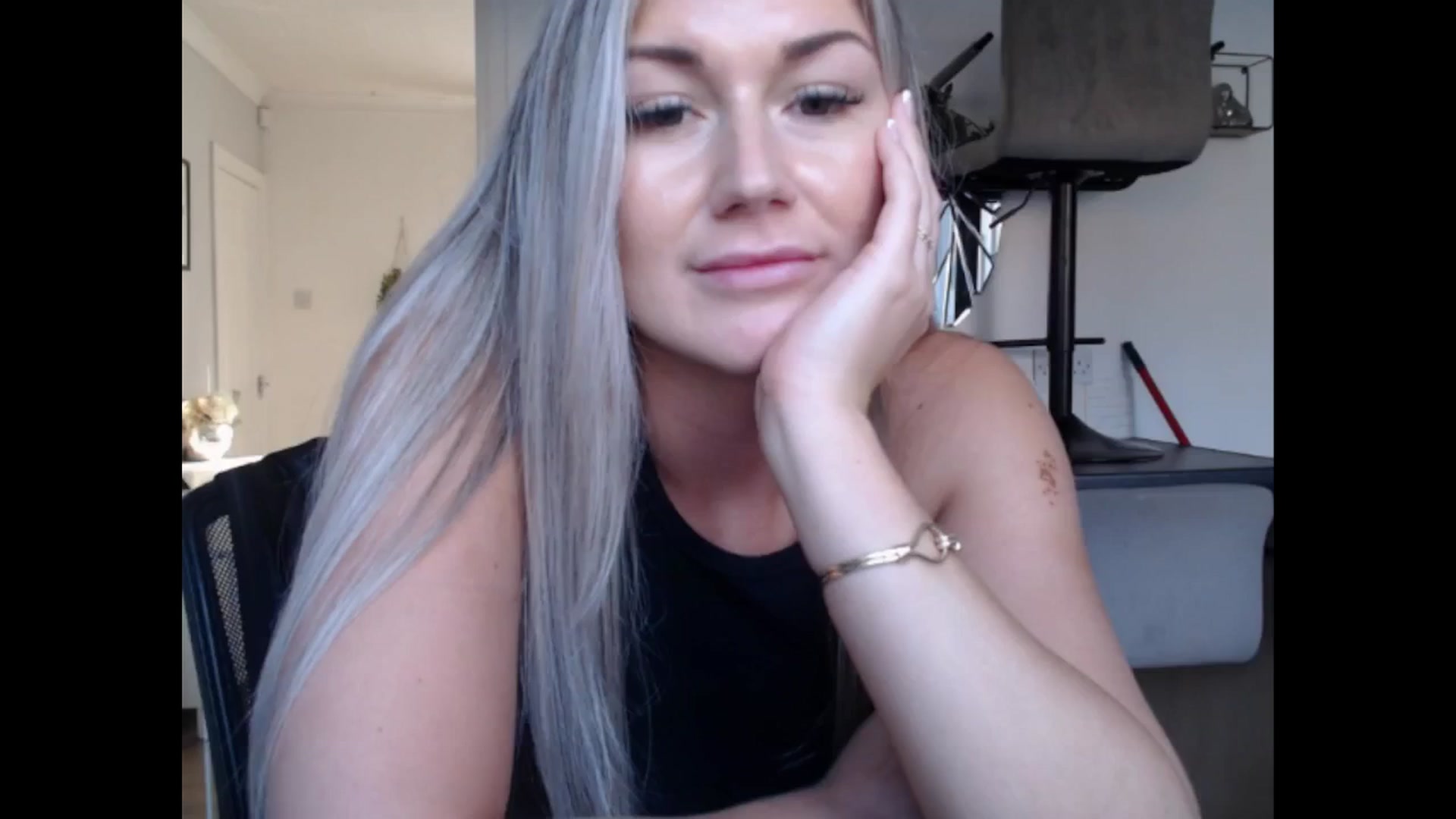 Gallery image thumbnail from LovelyLucy25's myfreecams stream on, 09/20/2024, 16:51 image 5 of 20