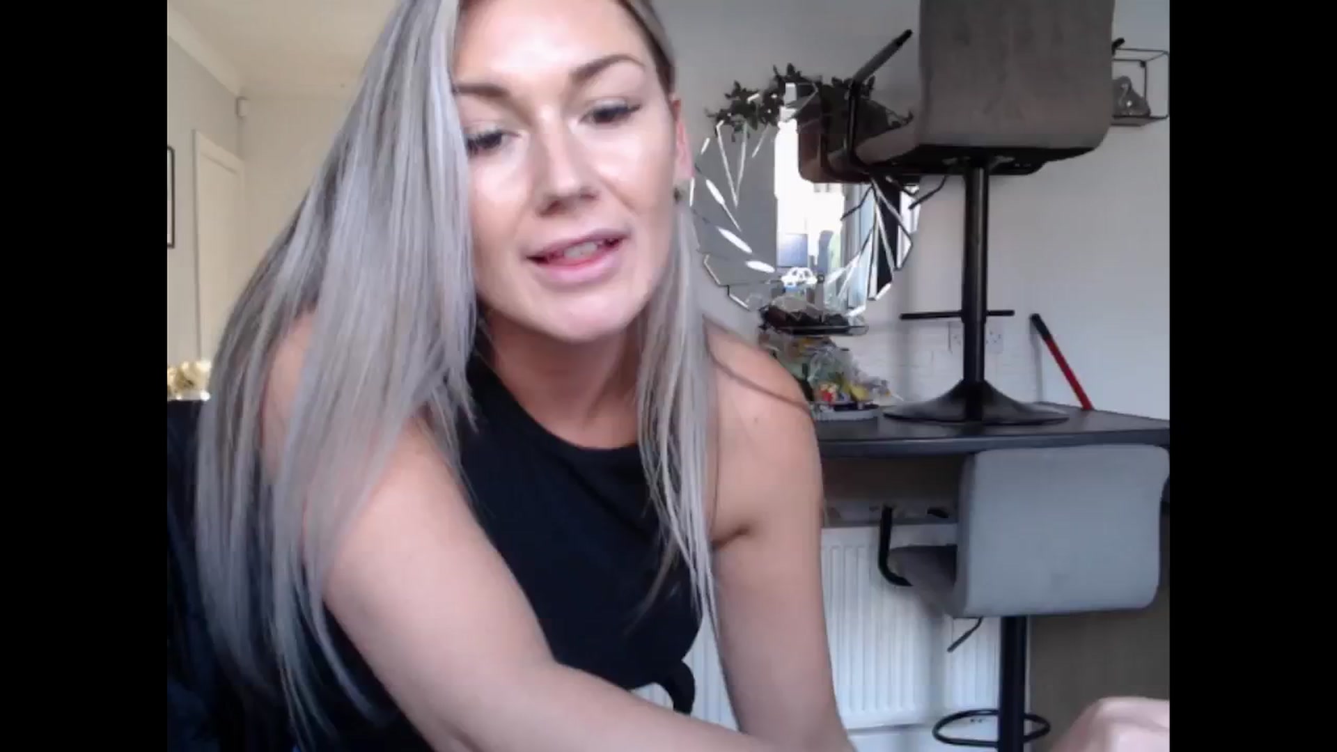 Gallery image thumbnail from LovelyLucy25's myfreecams stream on, 09/20/2024, 16:51 image 4 of 20