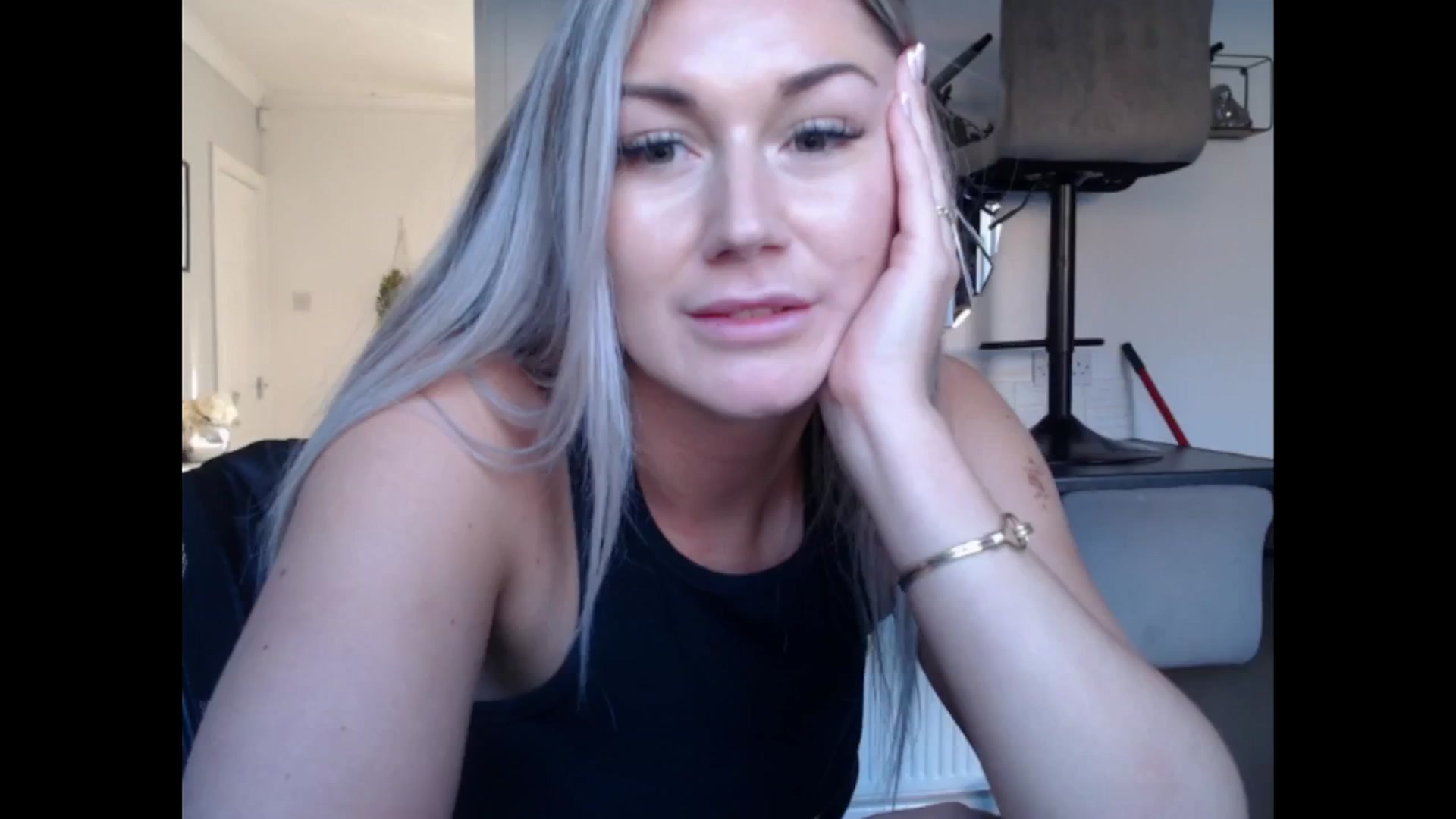 Gallery image thumbnail from LovelyLucy25's myfreecams stream on, 09/20/2024, 16:51 image 16 of 20