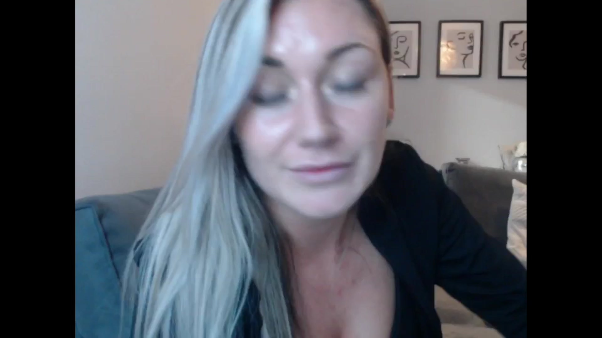 Gallery image thumbnail from LovelyLucy25's myfreecams stream on, 09/24/2024, 20:33 image 3 of 20