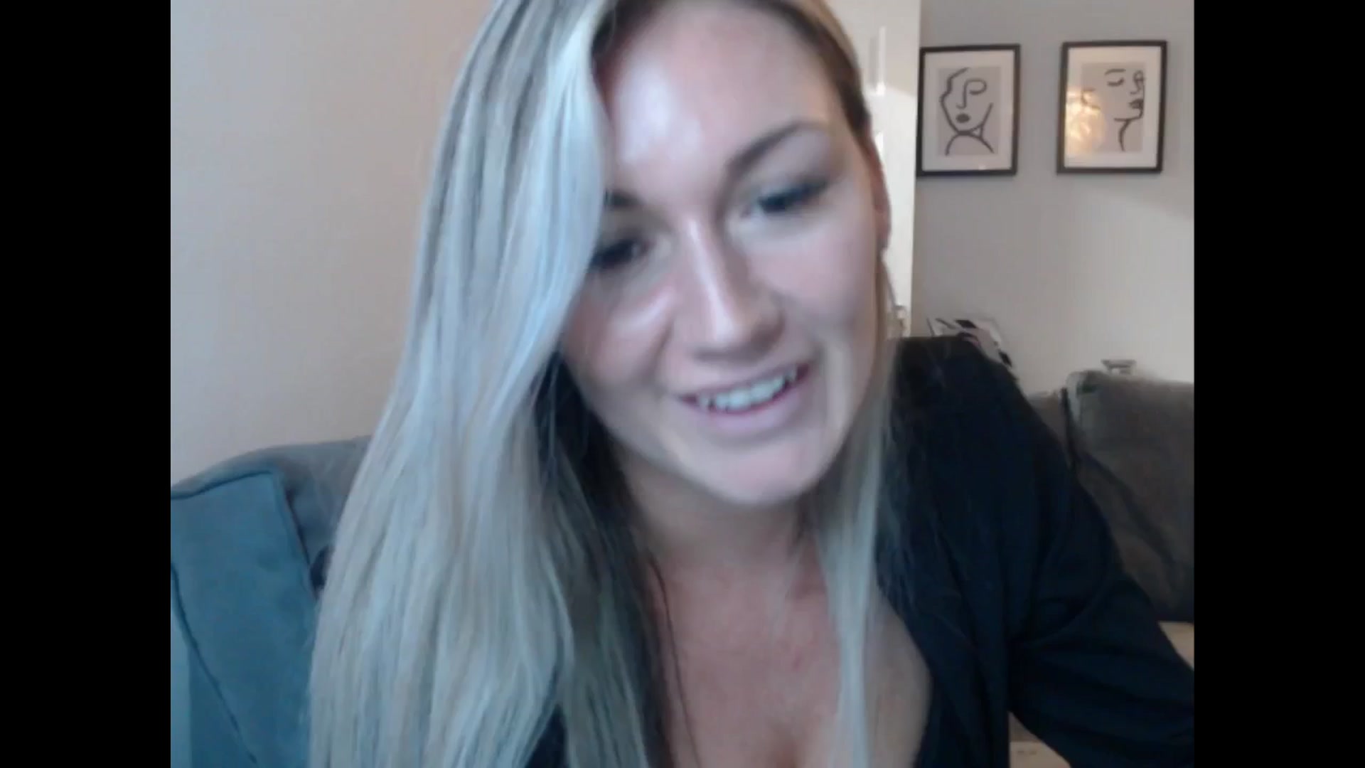 Gallery image thumbnail from LovelyLucy25's myfreecams stream on, 09/24/2024, 20:33 image 17 of 20