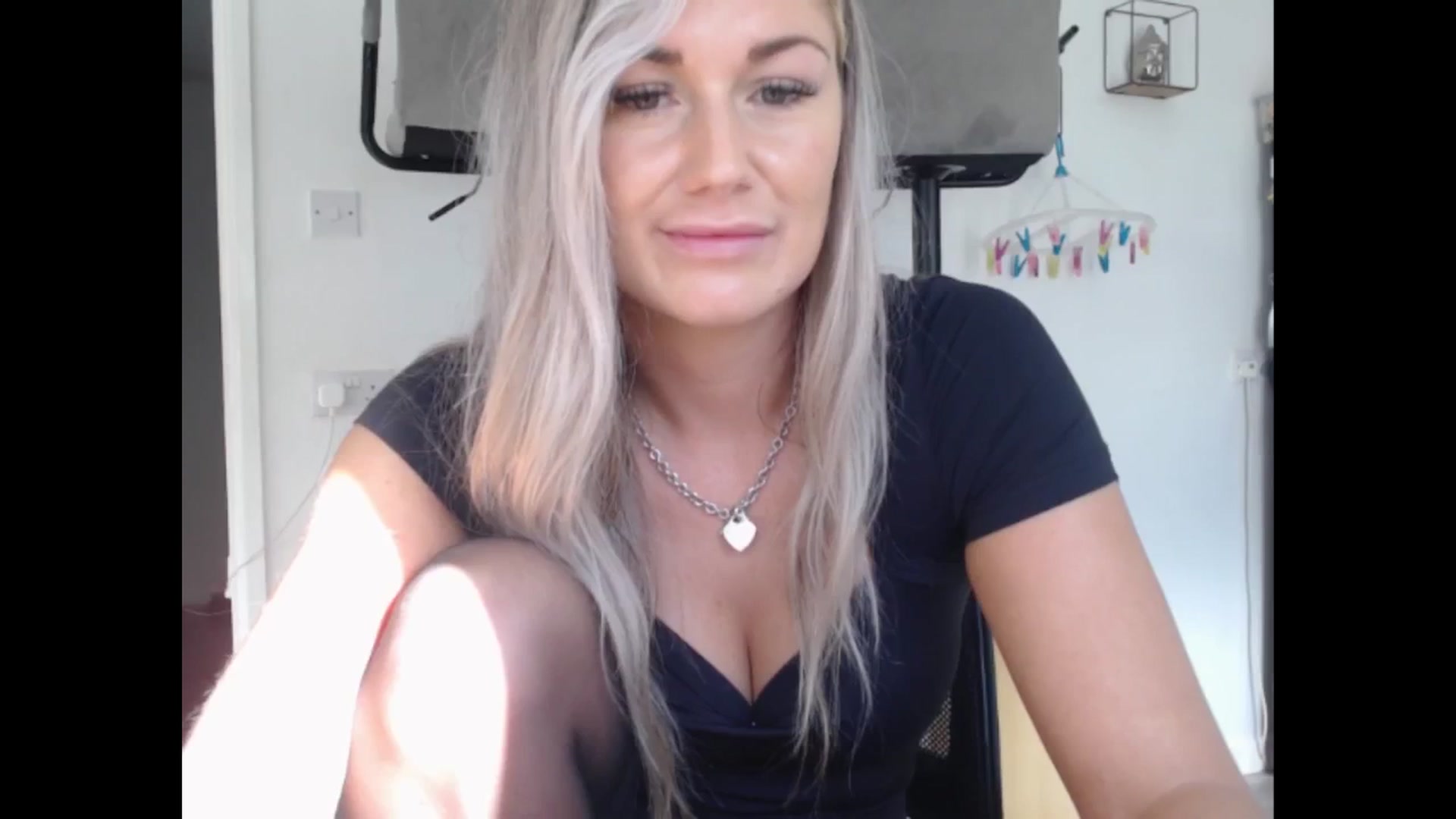 Gallery image thumbnail from LovelyLucy25's myfreecams stream on, 10/03/2024, 09:57 image 18 of 20