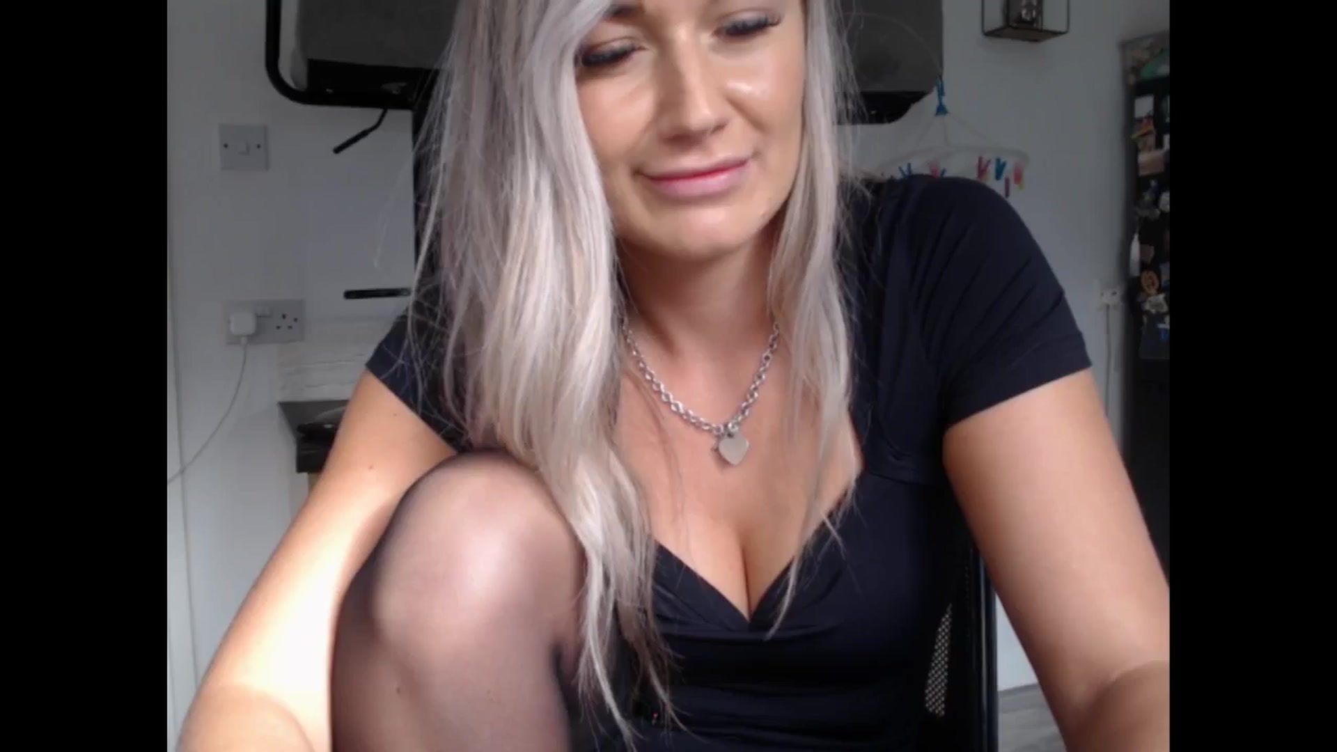 Gallery image thumbnail from LovelyLucy25's myfreecams stream on, 10/03/2024, 09:57 image 2 of 20