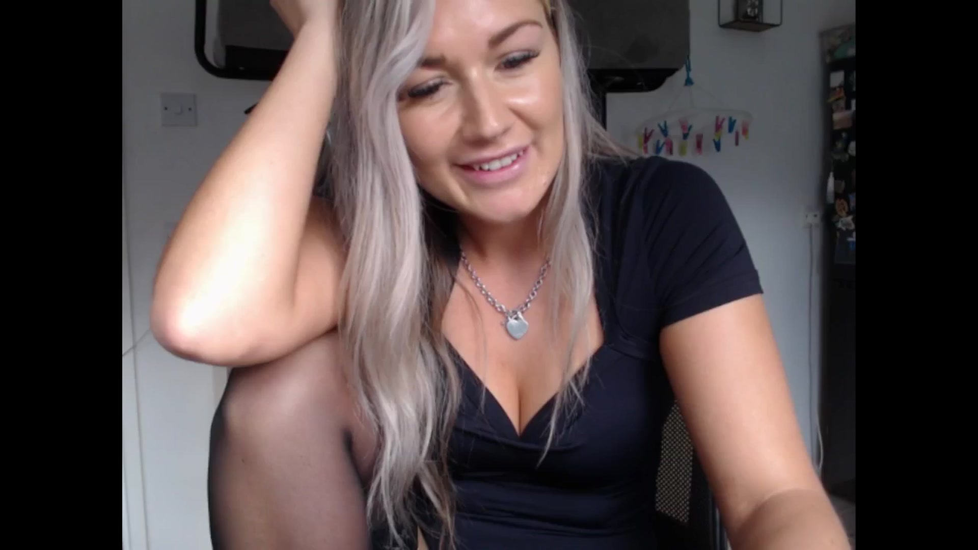 Gallery image thumbnail from LovelyLucy25's myfreecams stream on, 10/03/2024, 09:57 image 6 of 20