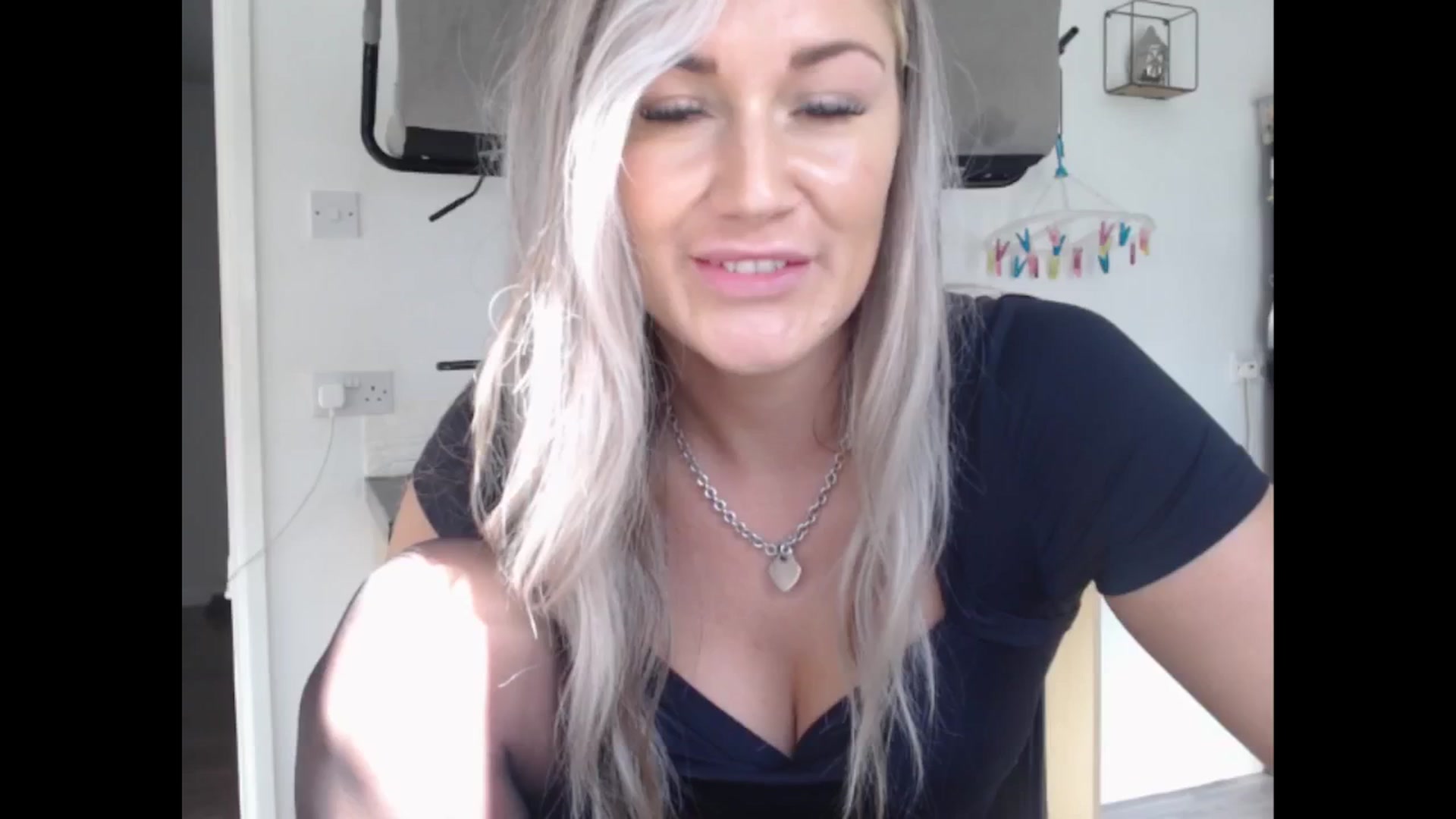 Gallery image thumbnail from LovelyLucy25's myfreecams stream on, 10/03/2024, 09:57 image 16 of 20