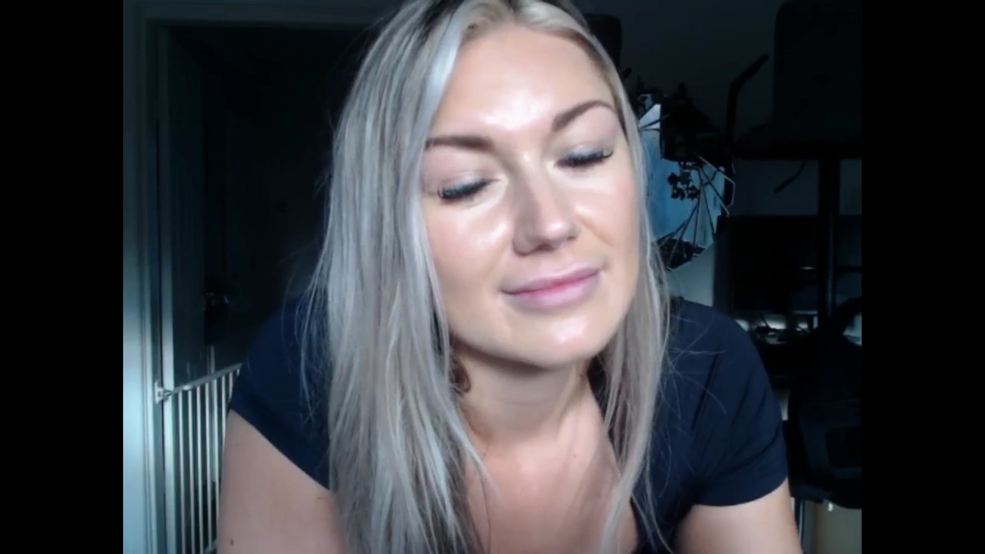 Gallery image thumbnail from LovelyLucy25's myfreecams stream on, 10/10/2024, 09:09 image 12 of 20