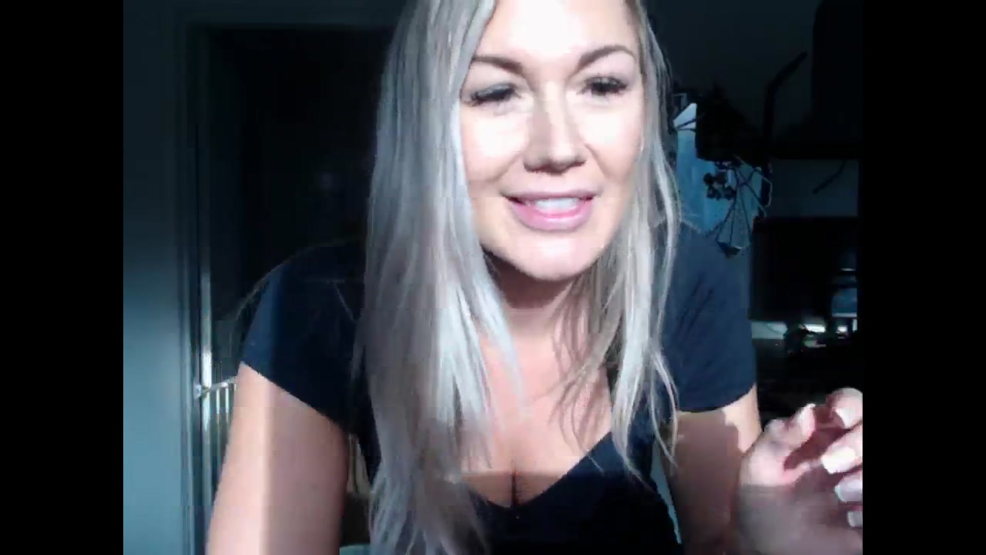Gallery image thumbnail from LovelyLucy25's myfreecams stream on, 10/10/2024, 09:09 image 8 of 20