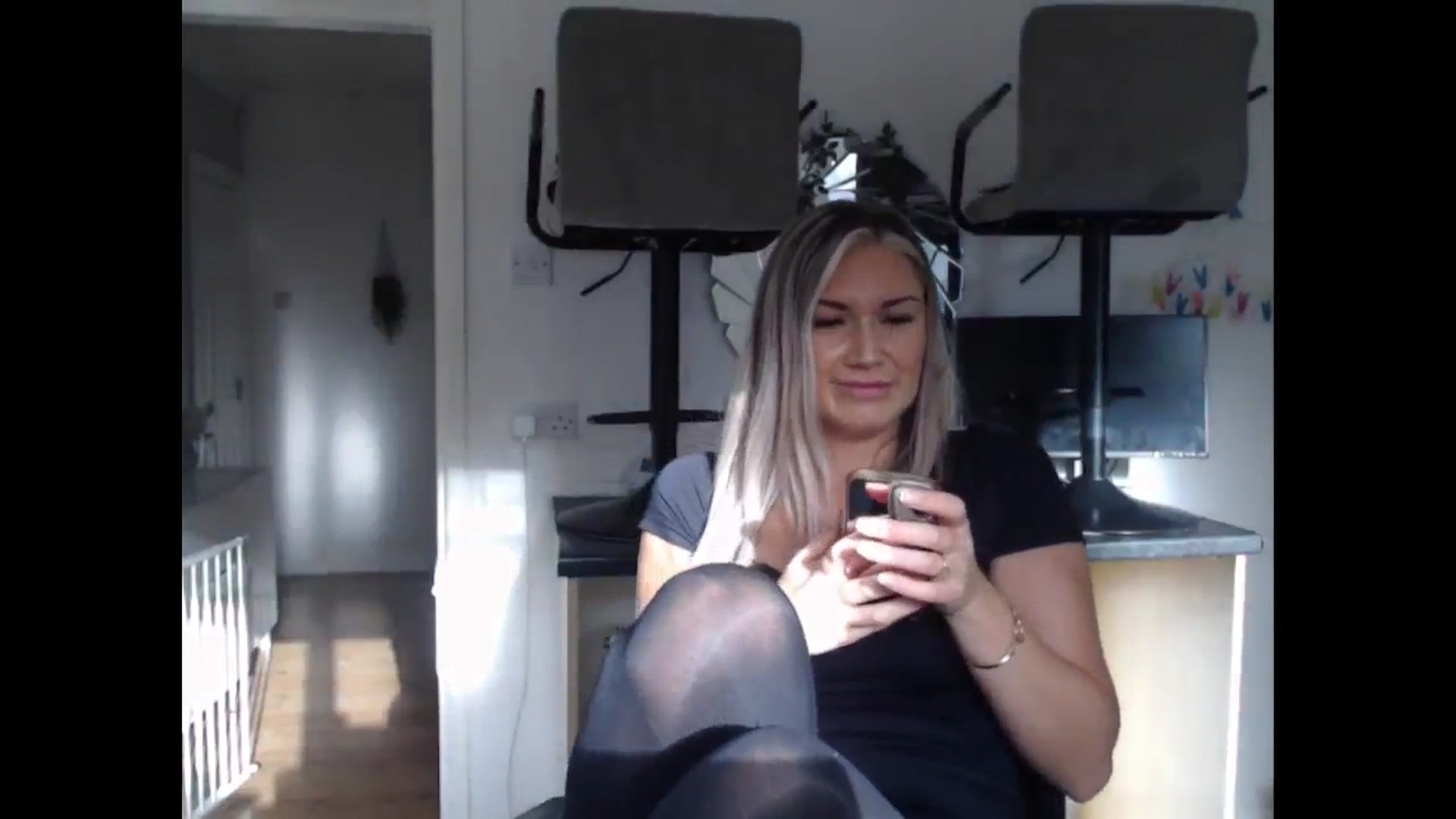 Gallery image thumbnail from LovelyLucy25's myfreecams stream on, 10/10/2024, 09:09 image 15 of 20