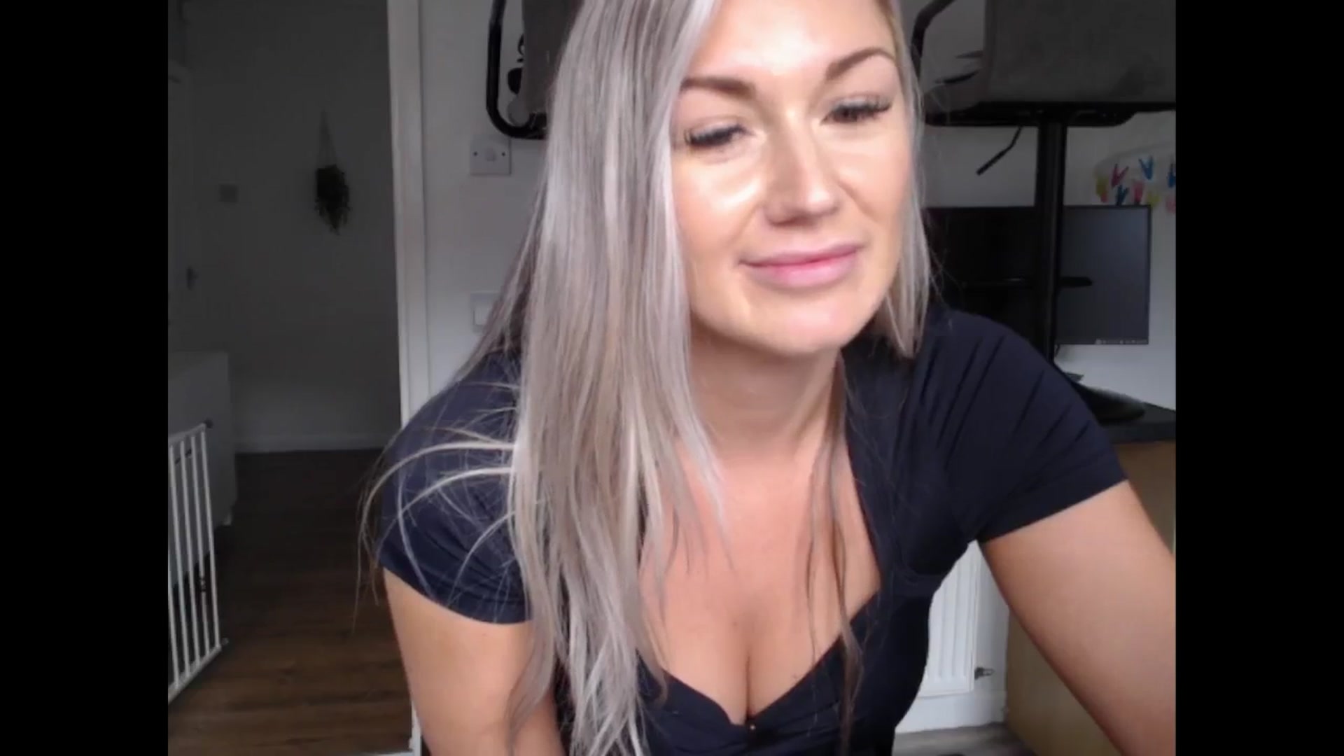 Gallery image thumbnail from LovelyLucy25's myfreecams stream on, 10/10/2024, 10:16 image 4 of 20