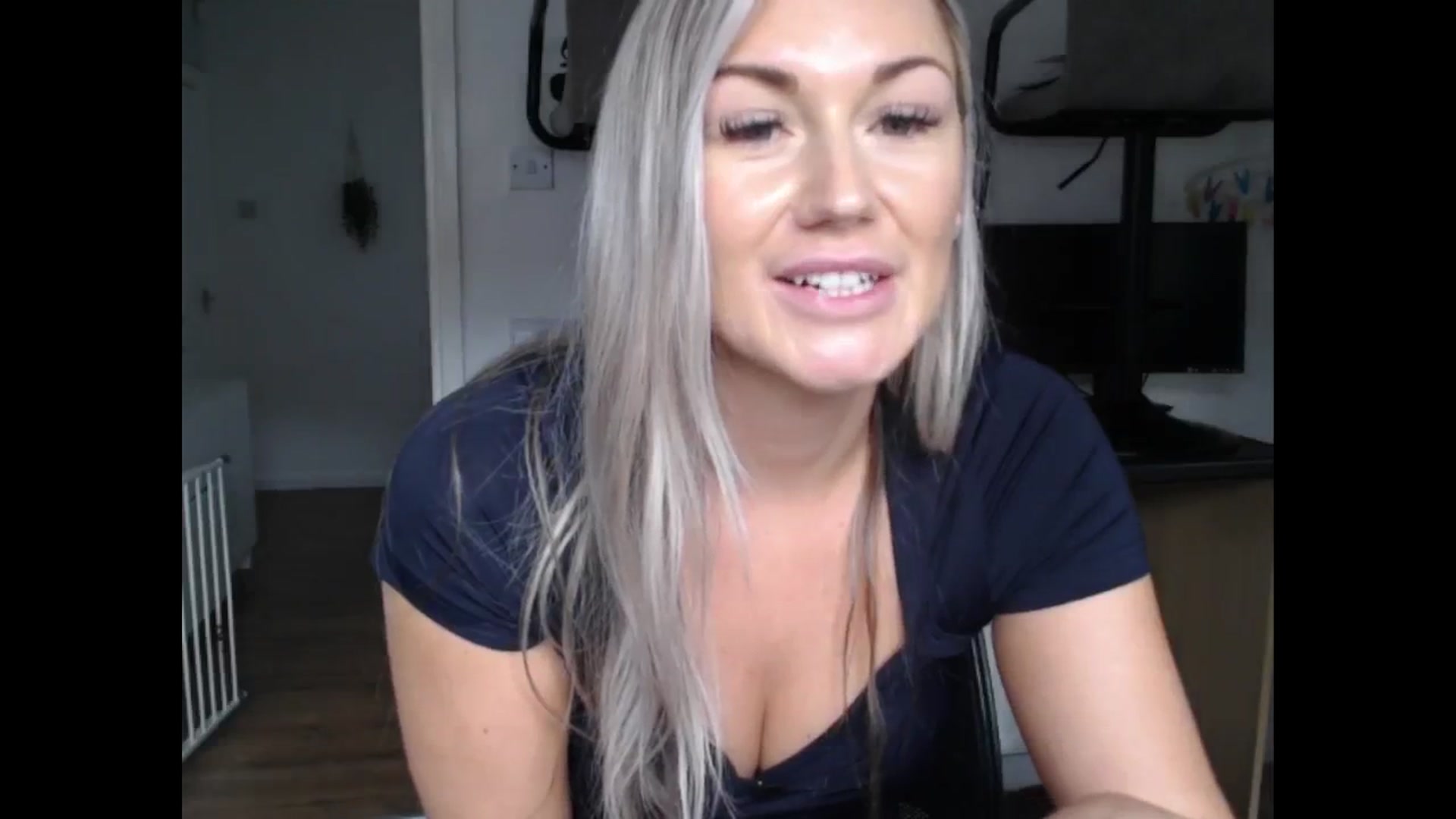 Gallery image thumbnail from LovelyLucy25's myfreecams stream on, 10/10/2024, 10:16 image 12 of 20