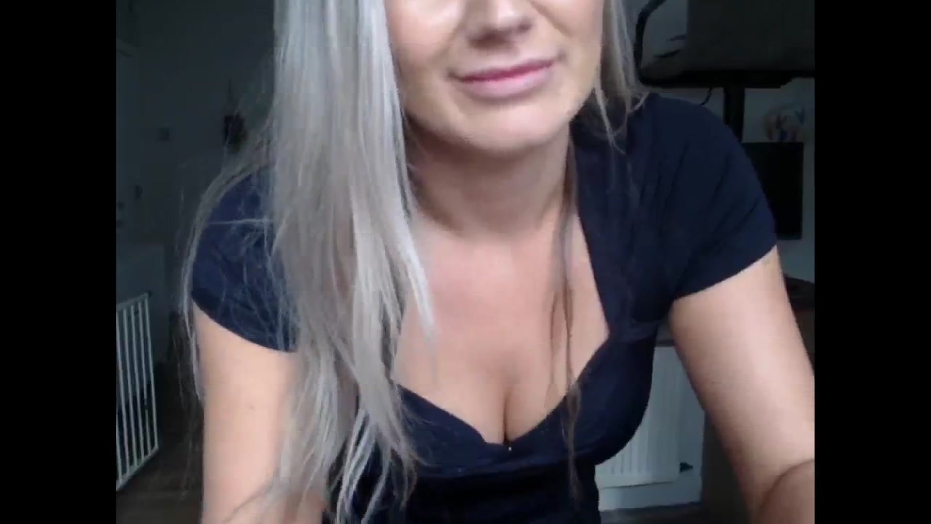 Gallery image thumbnail from LovelyLucy25's myfreecams stream on, 10/10/2024, 10:16 image 19 of 20