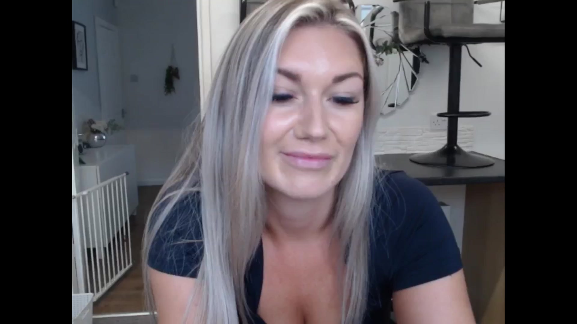 Gallery image thumbnail from LovelyLucy25's myfreecams stream on, 11/01/2024, 12:18 image 13 of 20