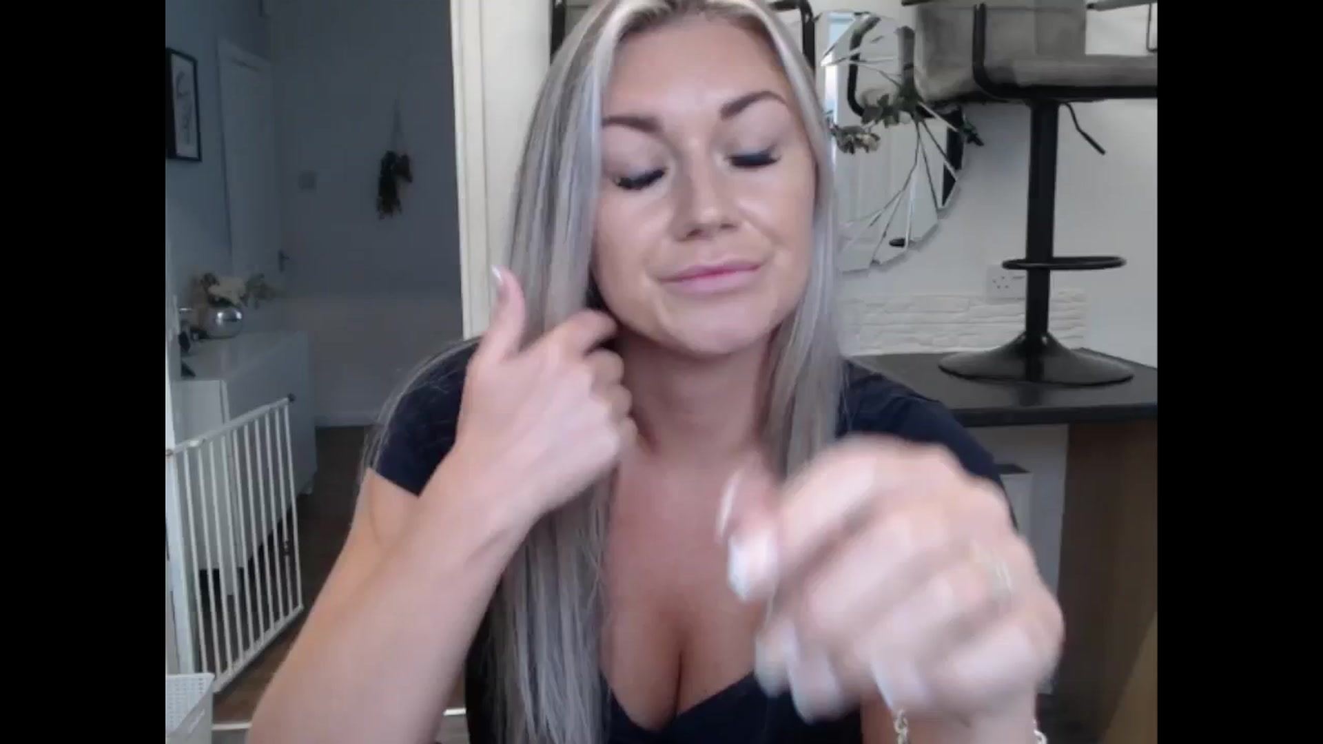 Gallery image thumbnail from LovelyLucy25's myfreecams stream on, 11/01/2024, 12:18 image 12 of 20