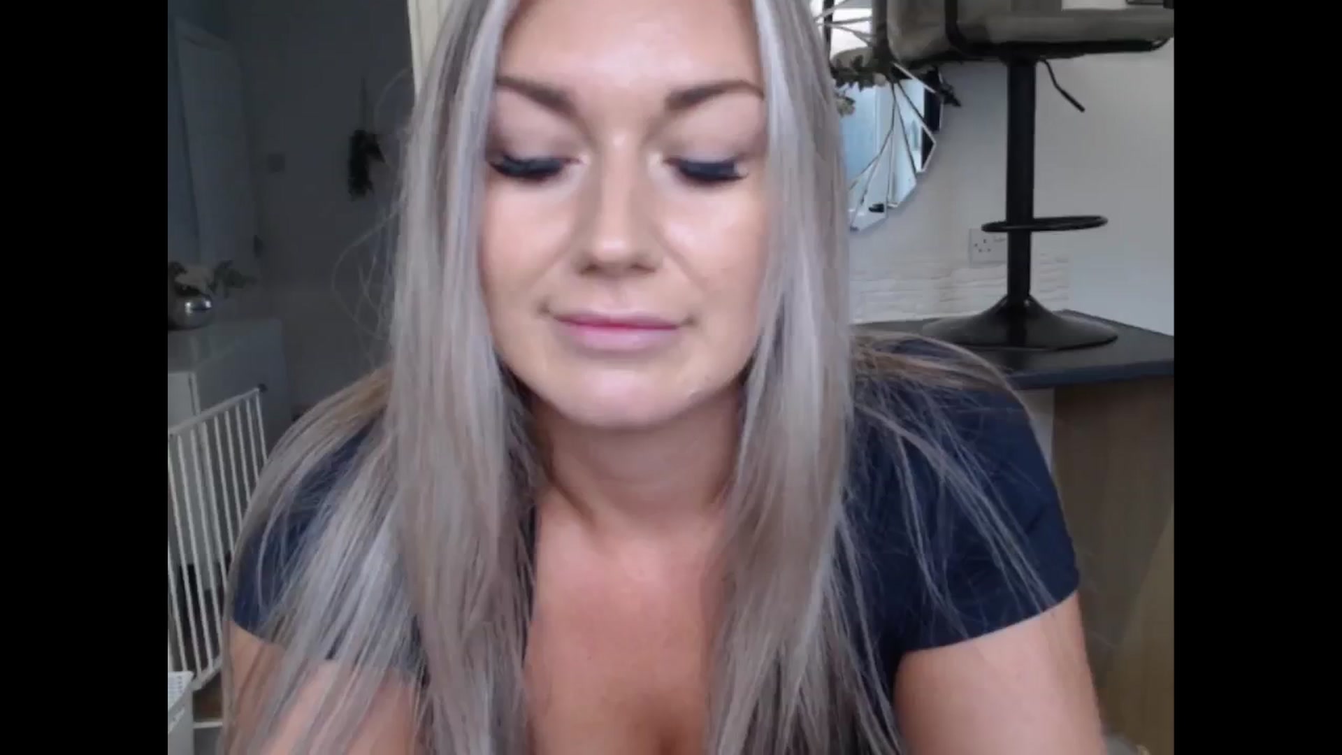 Gallery image thumbnail from LovelyLucy25's myfreecams stream on, 11/01/2024, 13:20 image 2 of 20