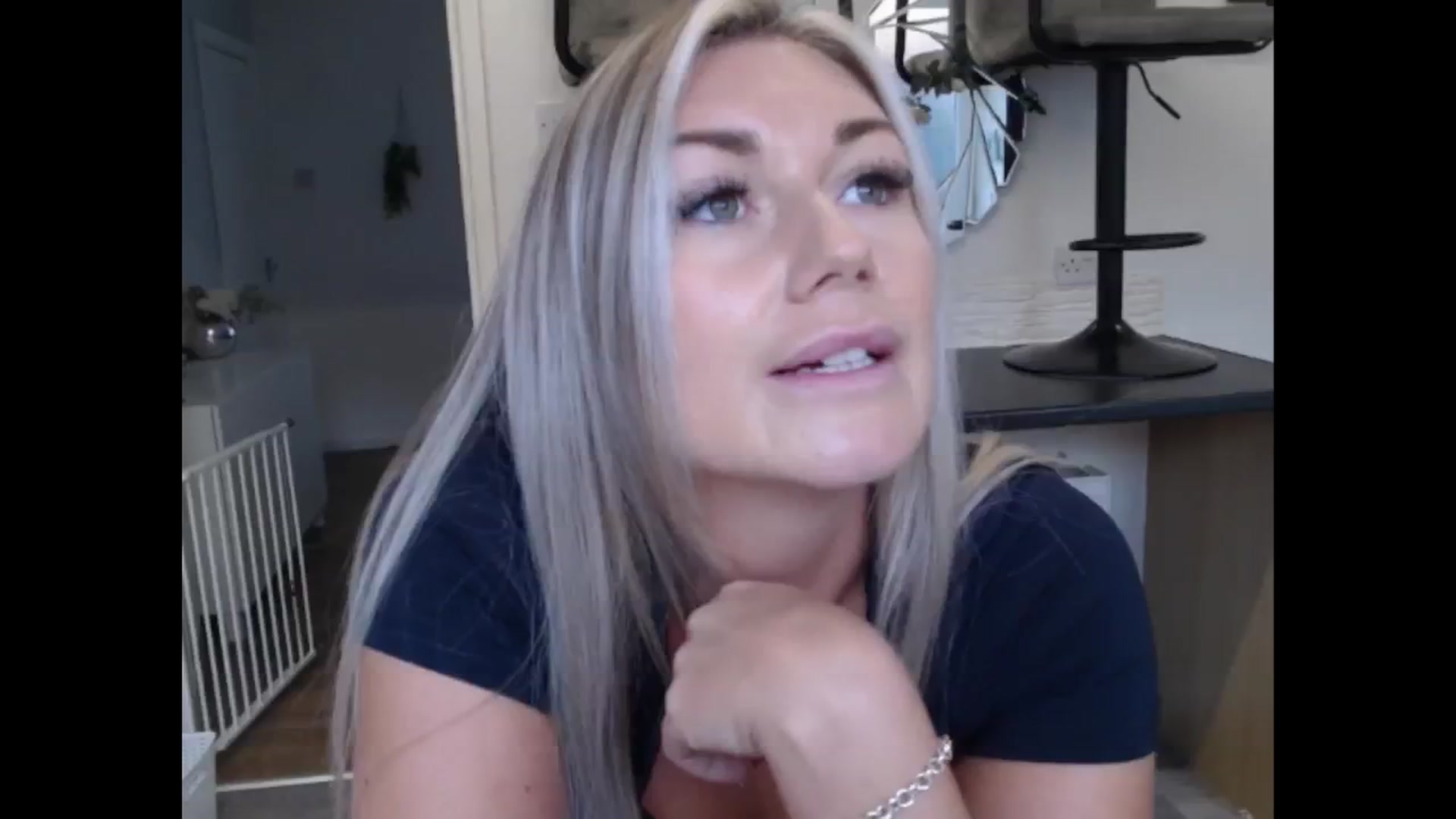 Gallery image thumbnail from LovelyLucy25's myfreecams stream on, 11/01/2024, 13:20 image 13 of 20
