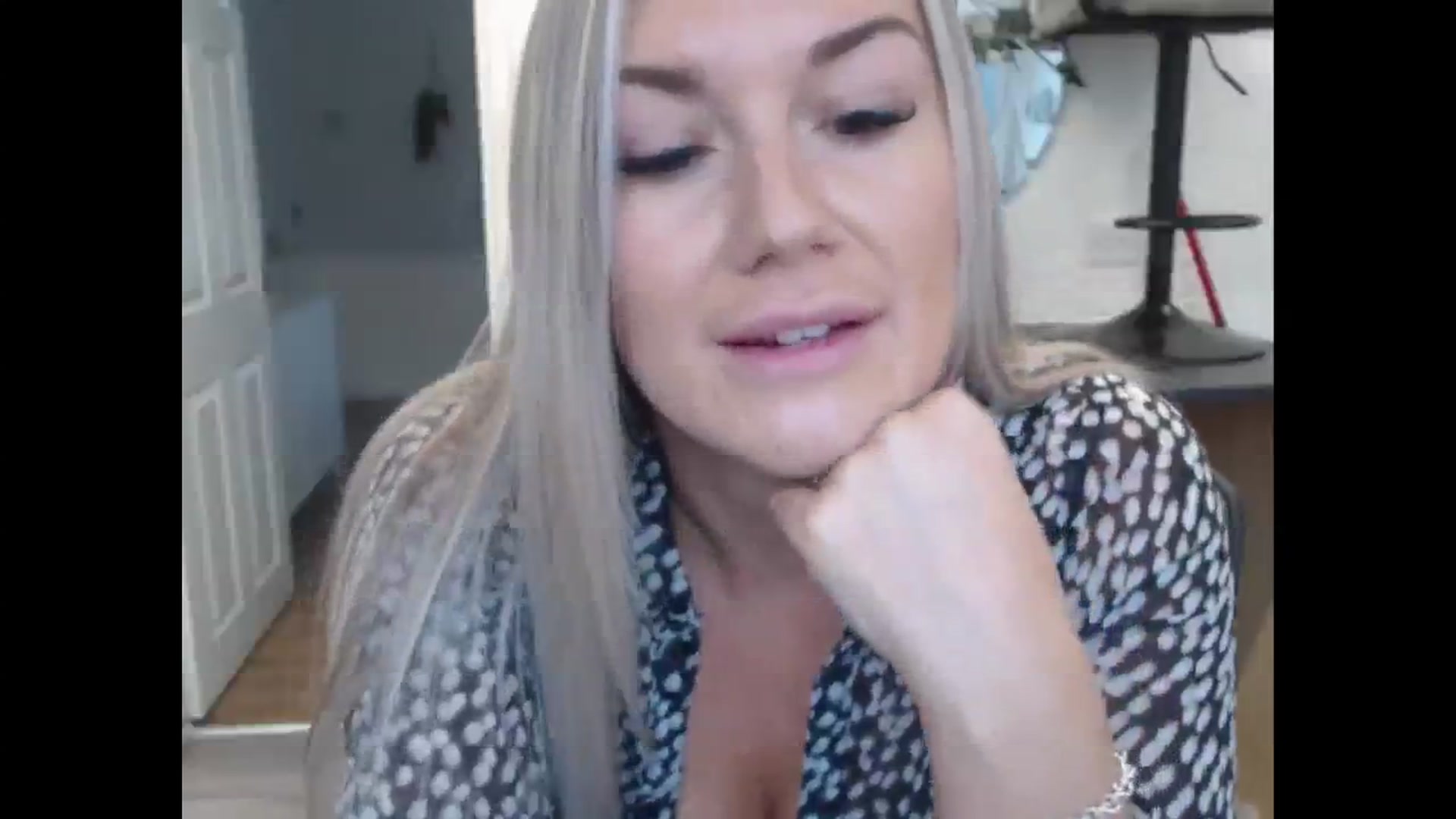 Gallery image thumbnail from LovelyLucy25's myfreecams stream on, 11/08/2024, 09:53 image 12 of 20