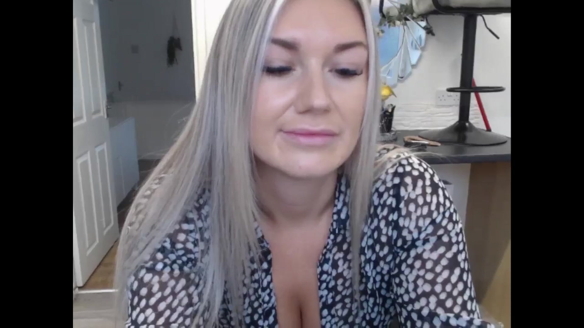 Gallery image thumbnail from LovelyLucy25's myfreecams stream on, 11/08/2024, 09:53 image 15 of 20