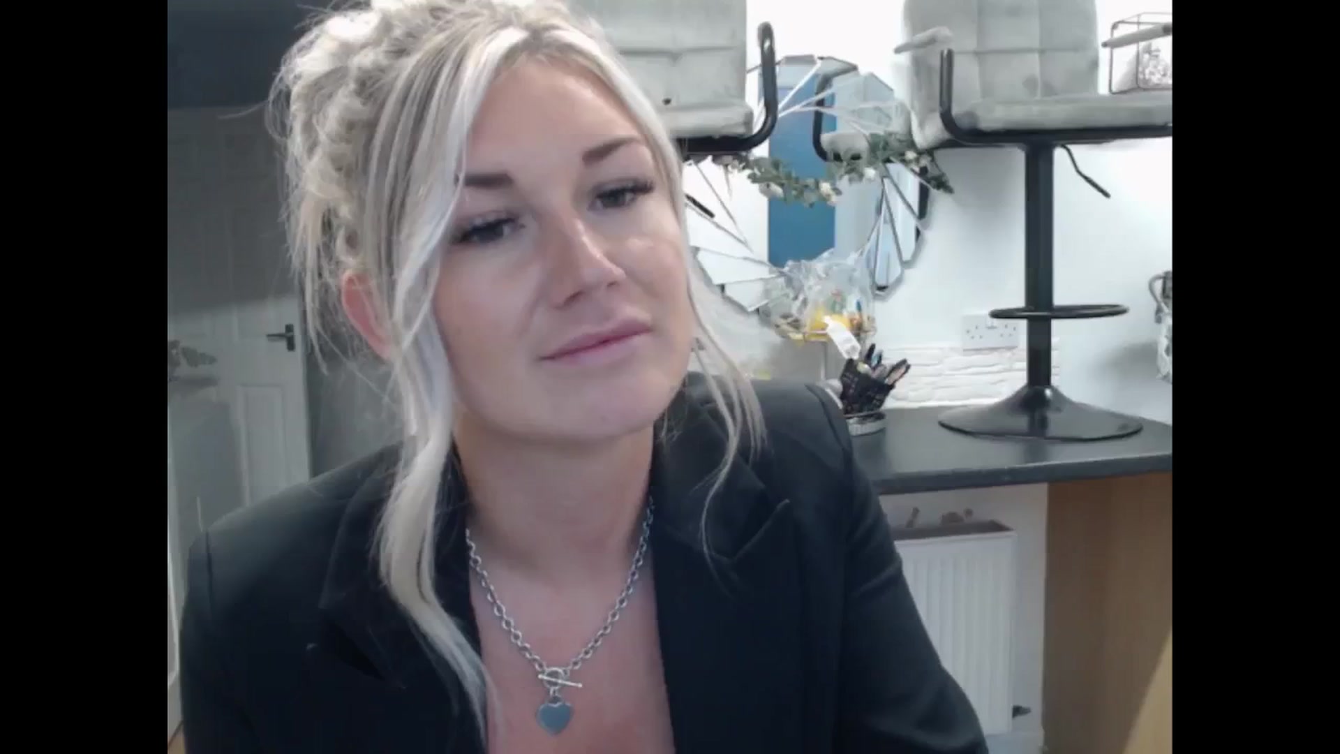 Gallery image thumbnail from LovelyLucy25's myfreecams stream on, 11/12/2024, 16:13 image 11 of 20