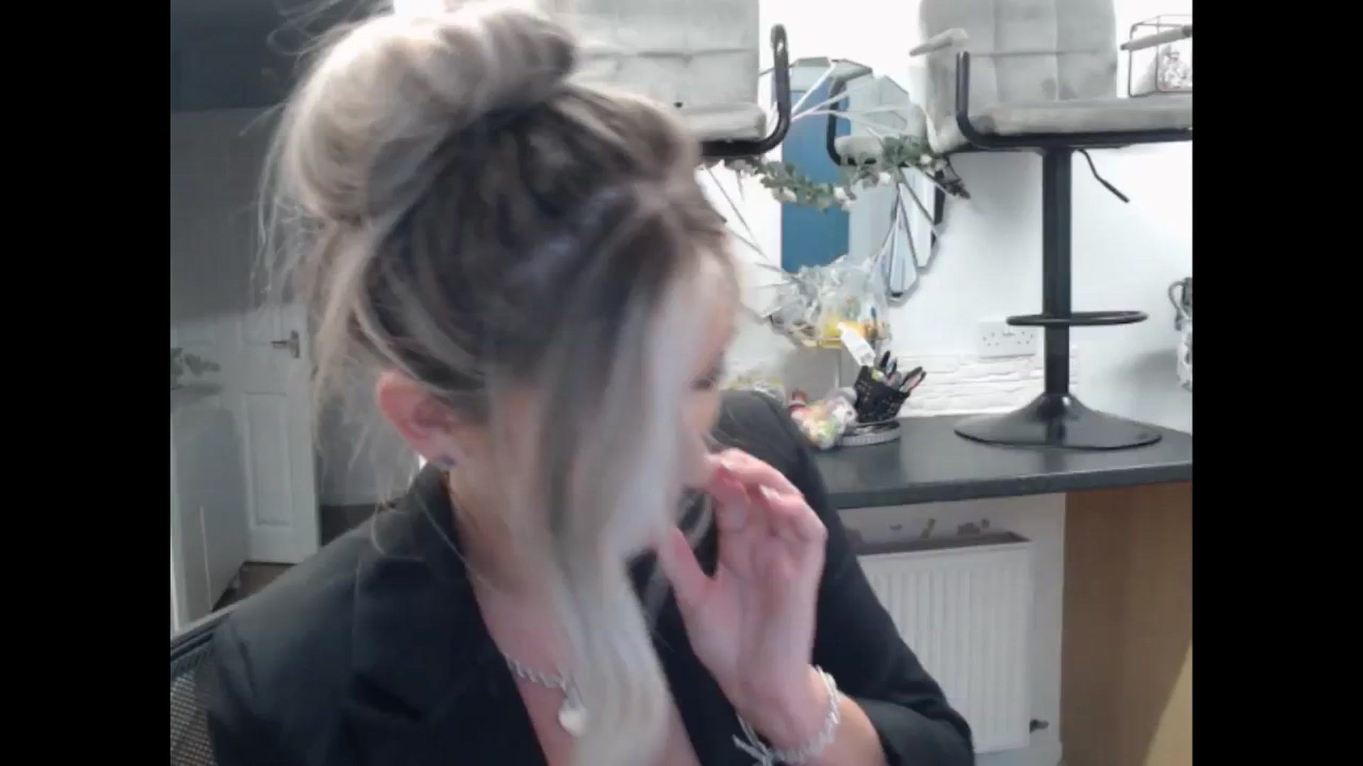 Gallery image thumbnail from LovelyLucy25's myfreecams stream on, 11/12/2024, 16:13 image 15 of 20